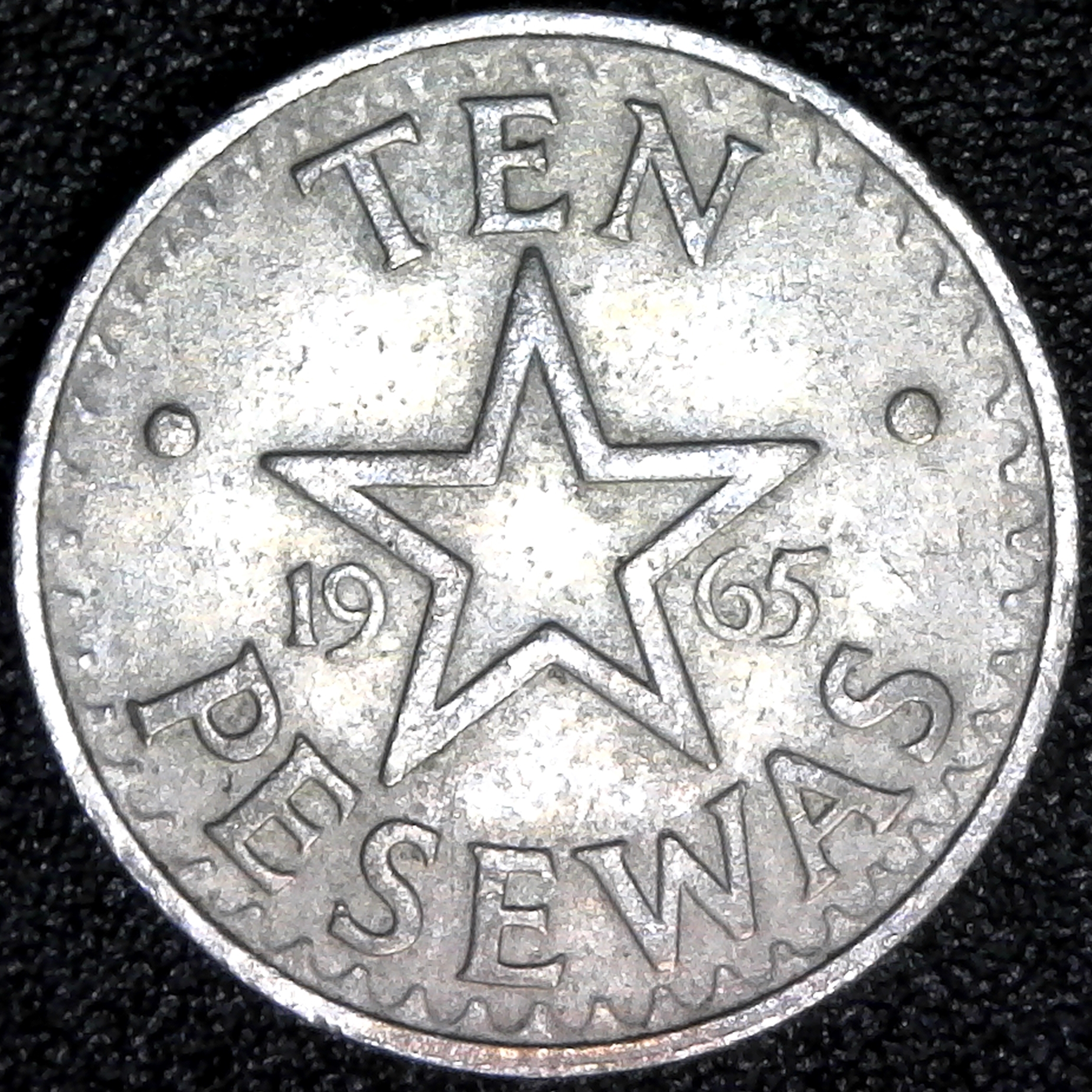 Ghana 10 Pesewas 1965 obv.jpg