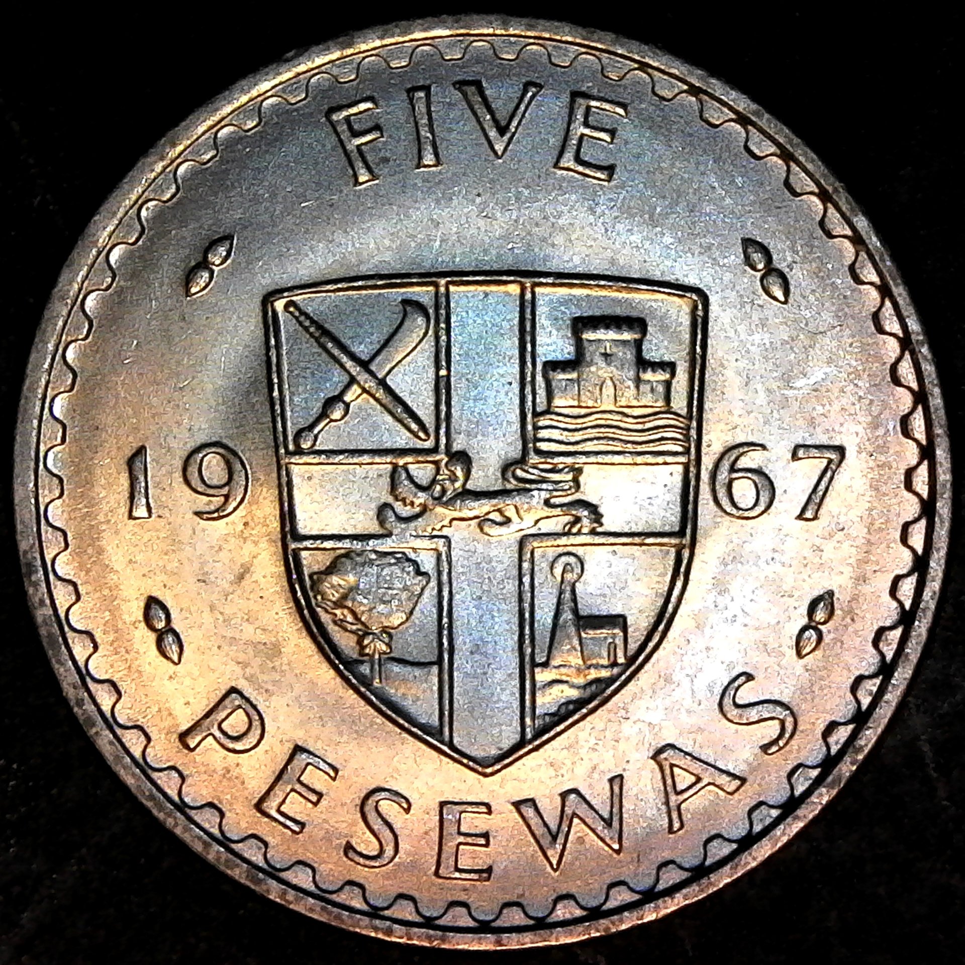 Ghana 5 Pesewas 1967 obv.jpg