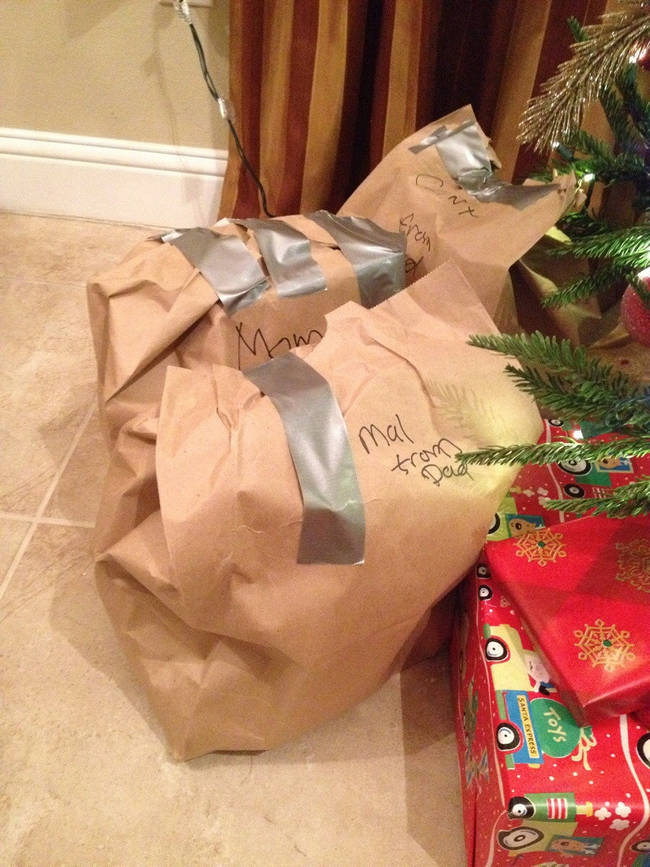 gift-wrapping-fails-paper-bags-and-duct-tape.jpg