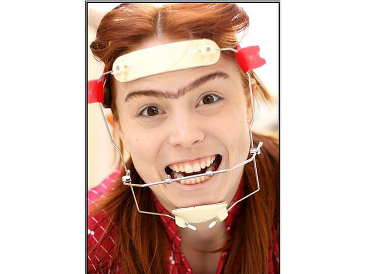 Girl_with_headgear.jpg