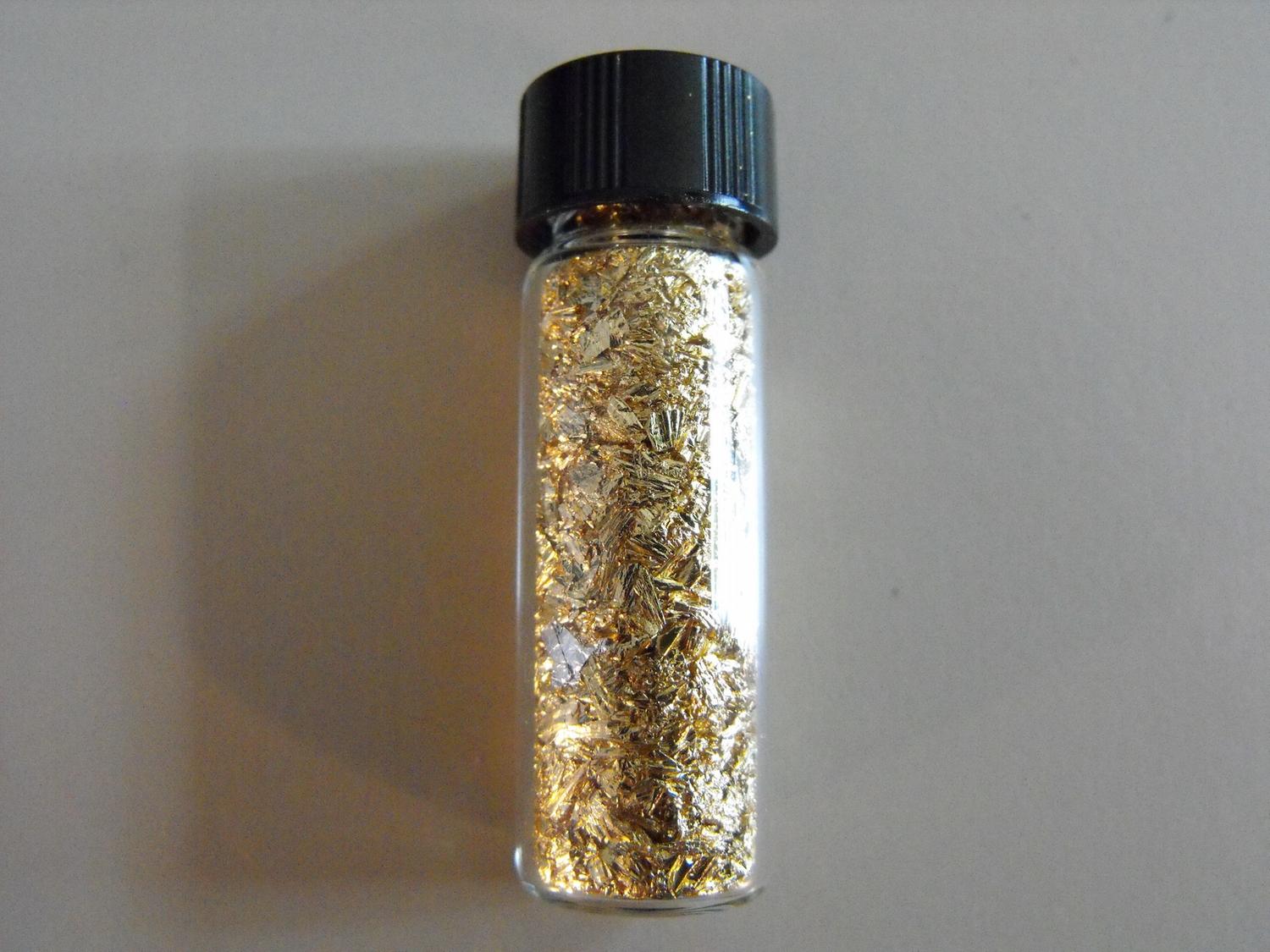 Gold Flackes in Vial