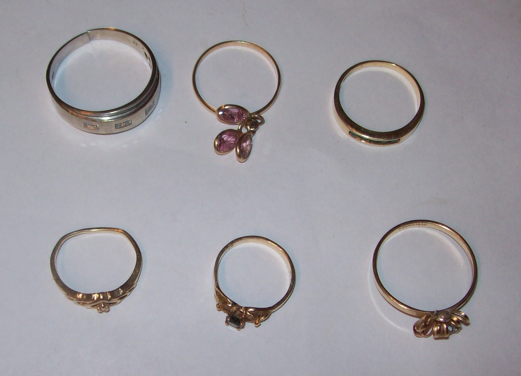 Gold rings current.png