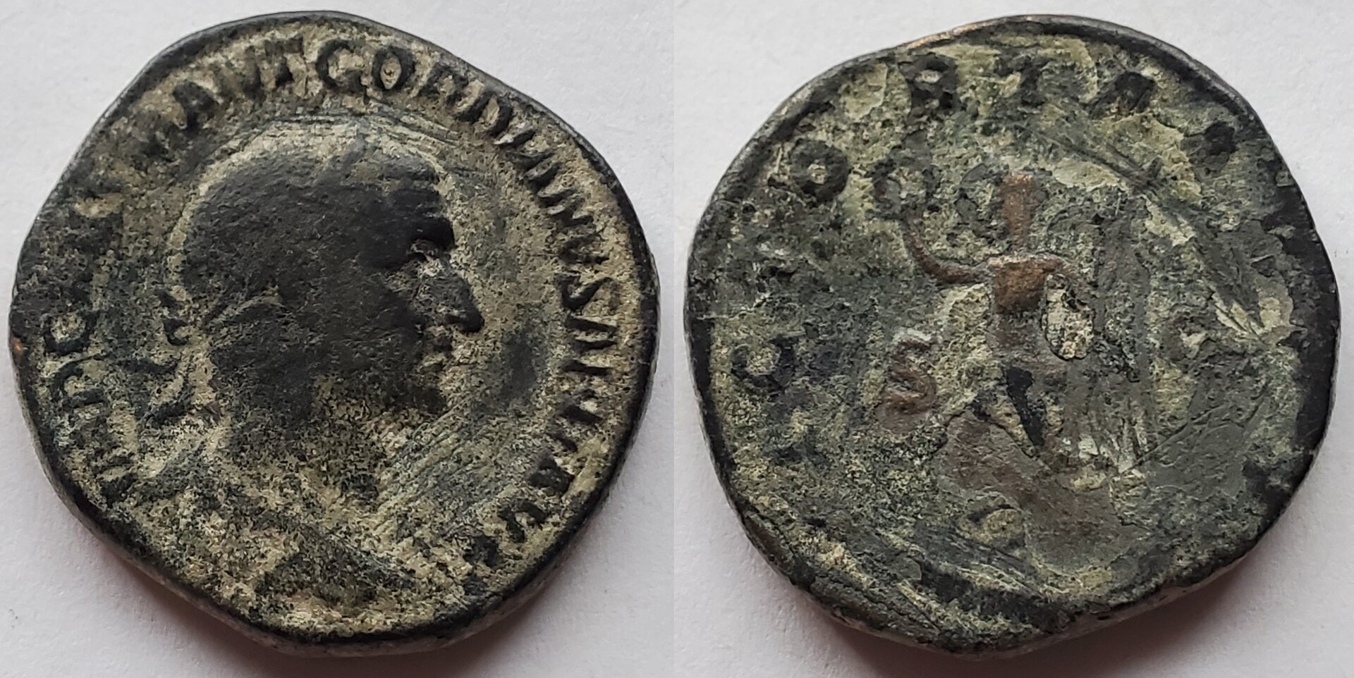 Gordian I AE Sestertius VICTORIA AVGG.jpg