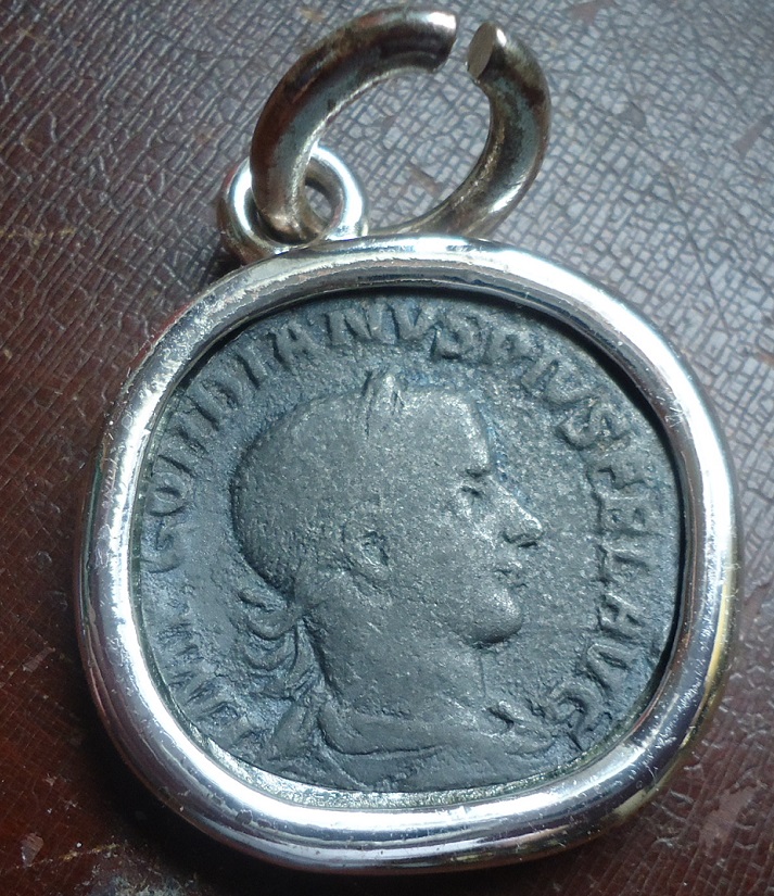 Gordian III Pendant Oct 17 (3).JPG