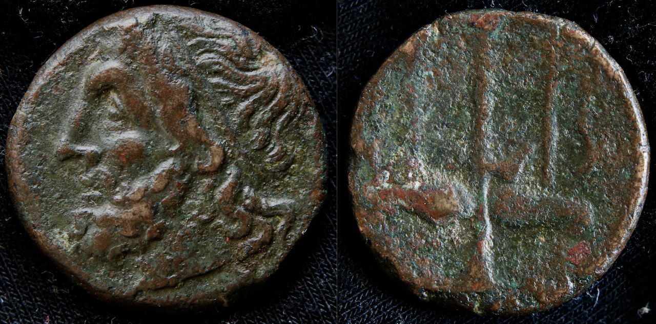 Griechen – Sizilien, Syrakus, Hieron, Poseidon und Dreizack.png