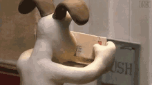 Grommit at Mailbox.gif