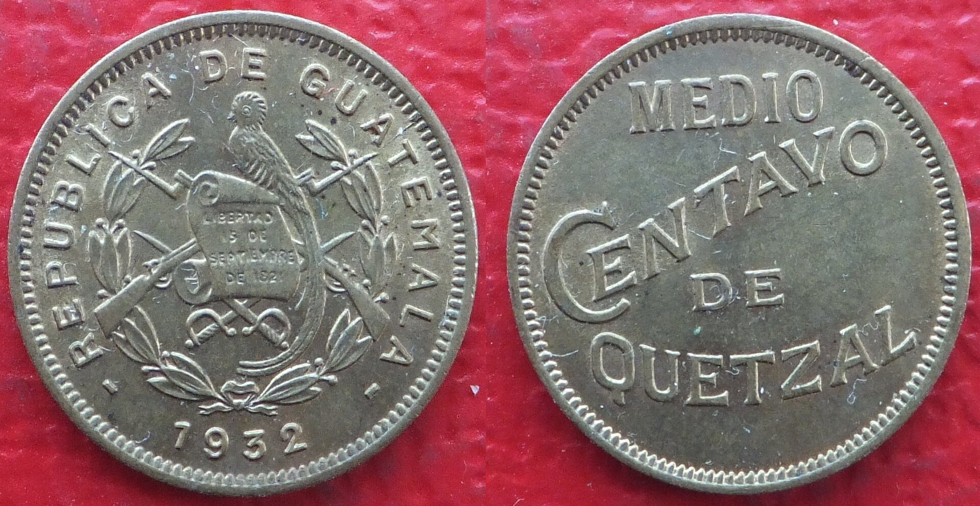 Guatemala ½ centavo 1932 (3).jpg