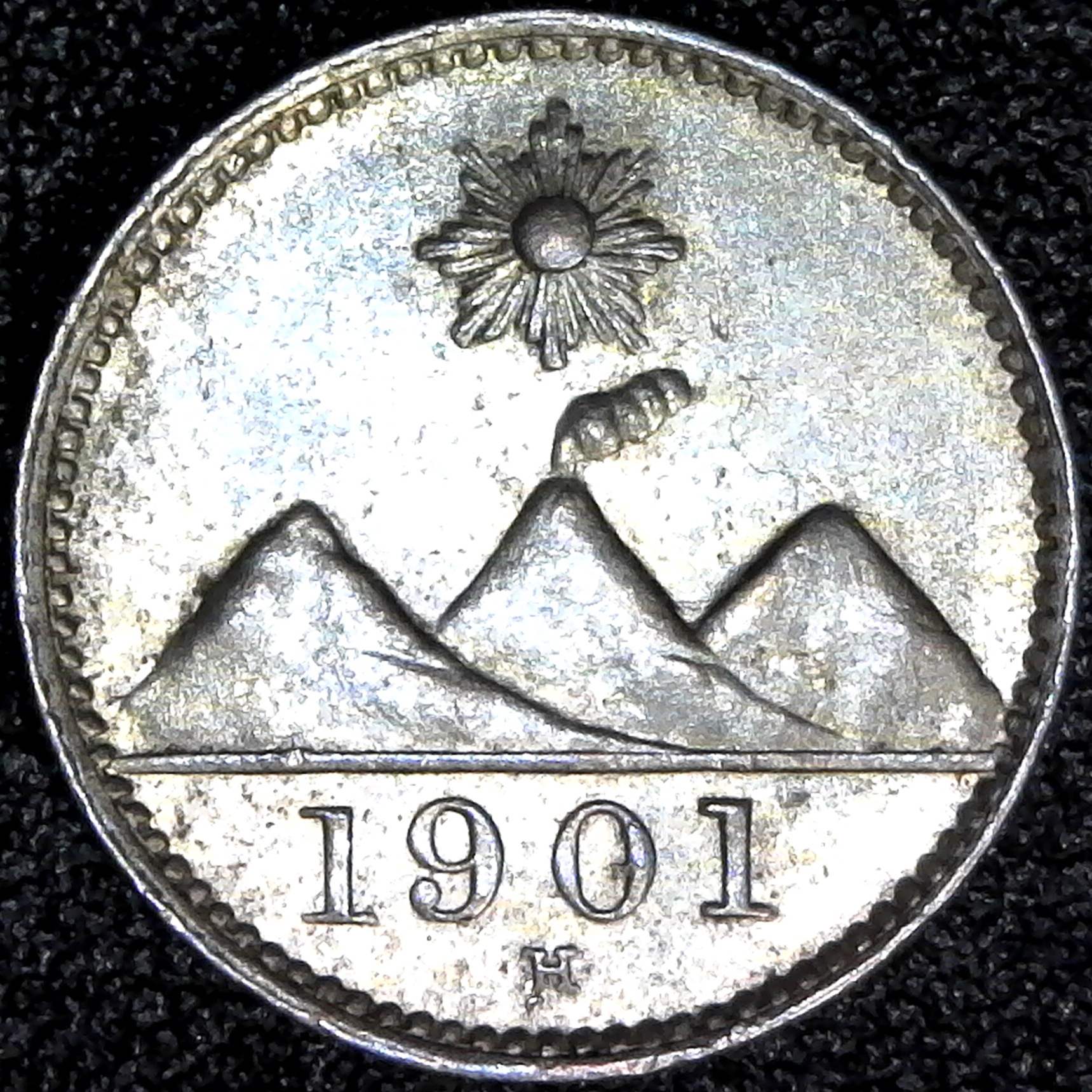 Guatemala Qtr Real 1901H obv.jpg