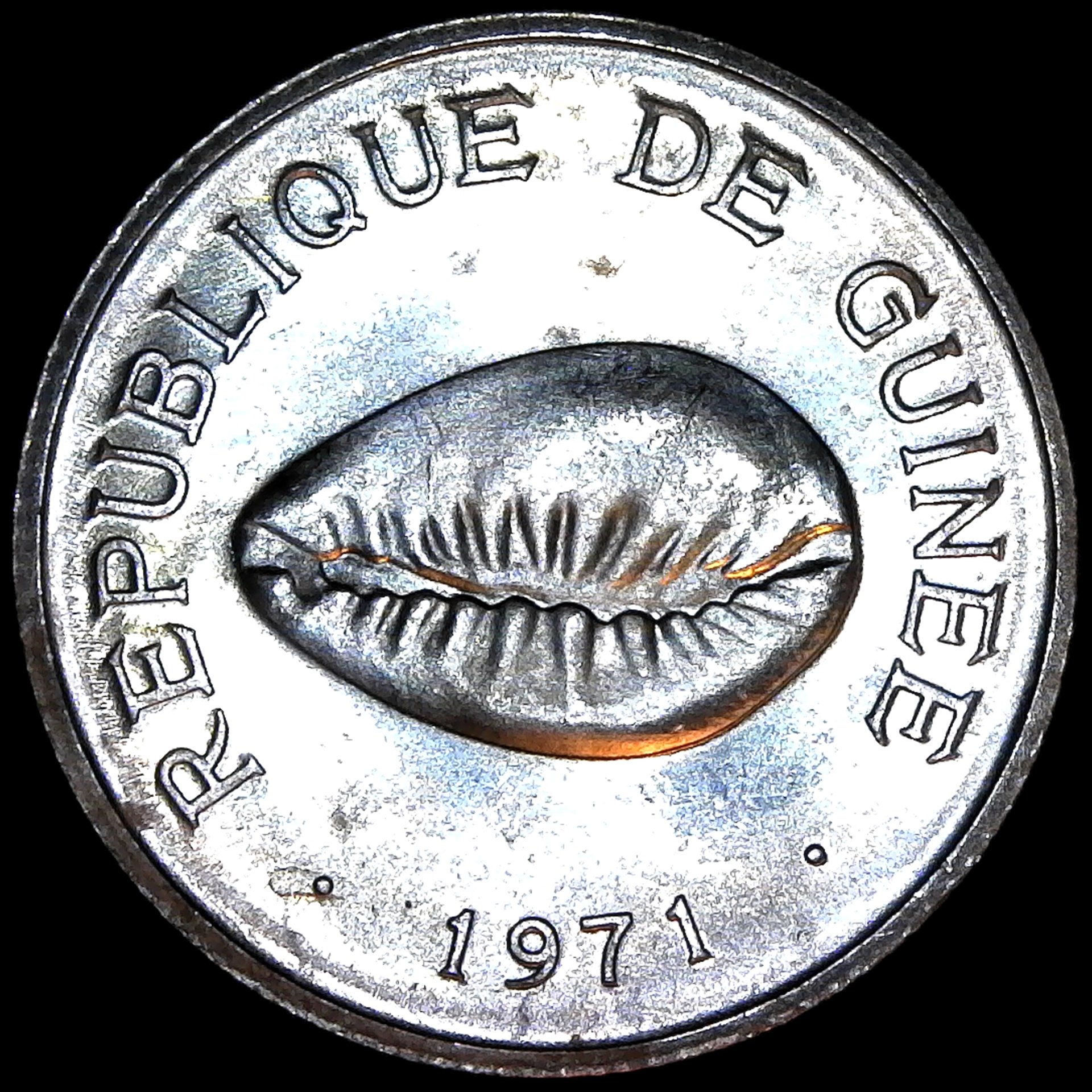 Guinea 50 Cauris 1971 obv.jpg