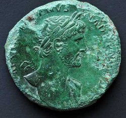 Hadrian%20obv%20nach%20Azeton.jpg