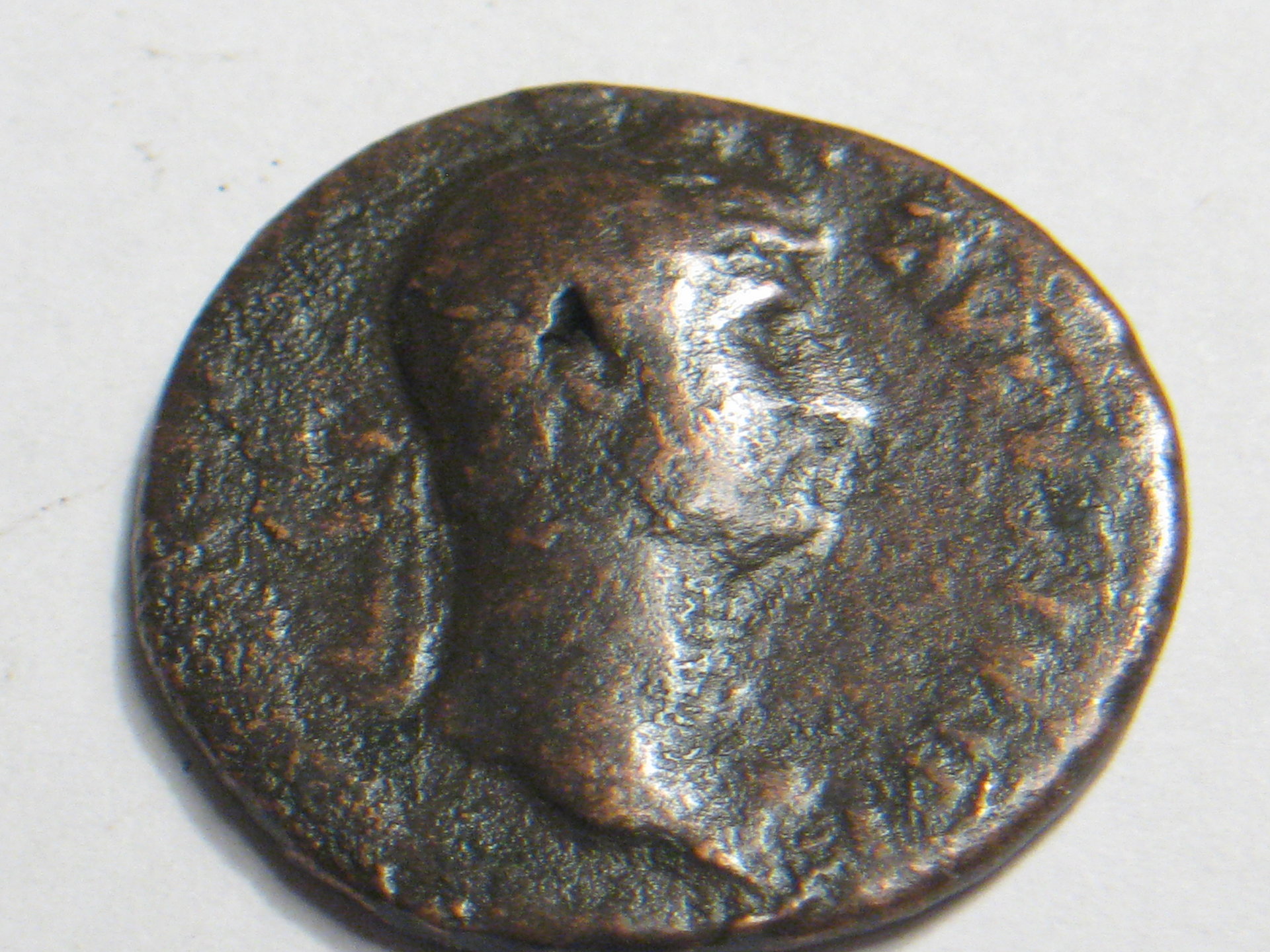 hadrian dupondius crispus follis  1st app. of verdi-care 003.JPG