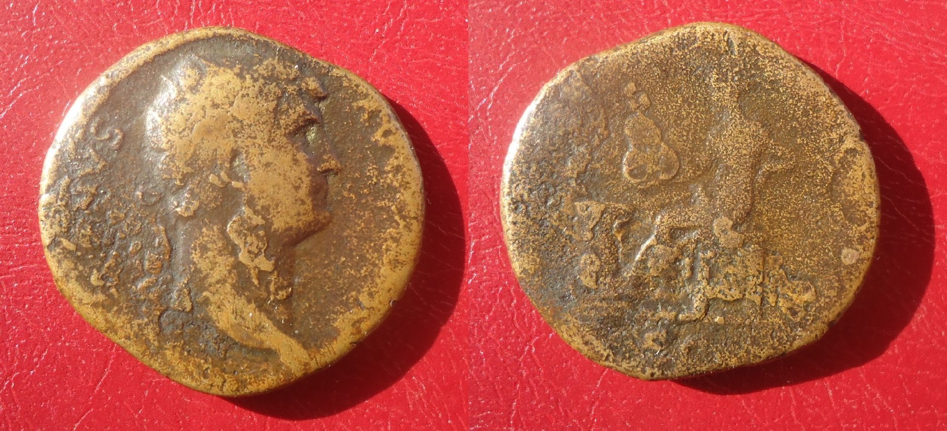 Hadrian - Dupondius Salus seated Apr 2020  (0).jpg