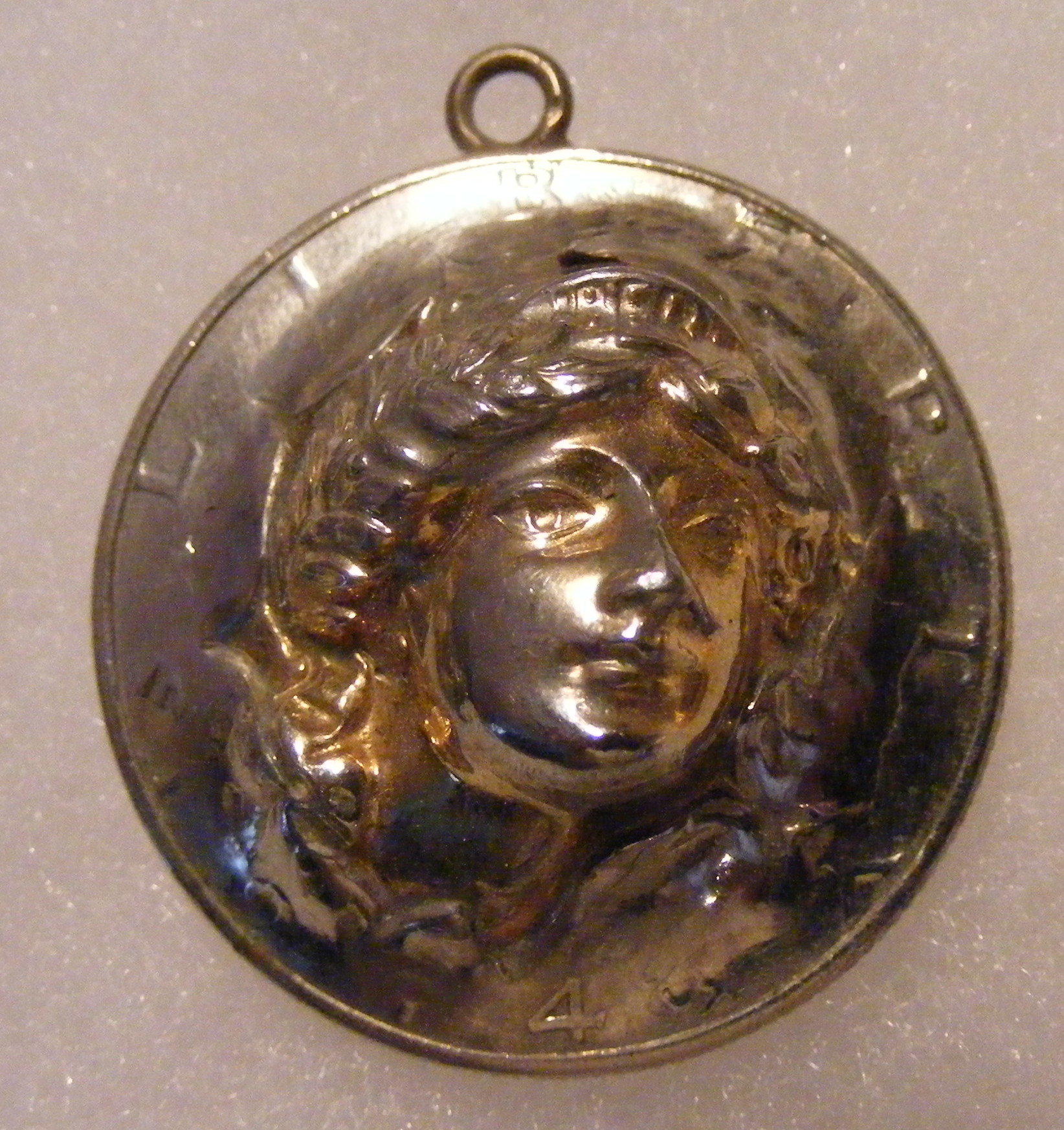 Half Dollar Liberty 1964 Chrome with Gold Plated, Loop.JPG