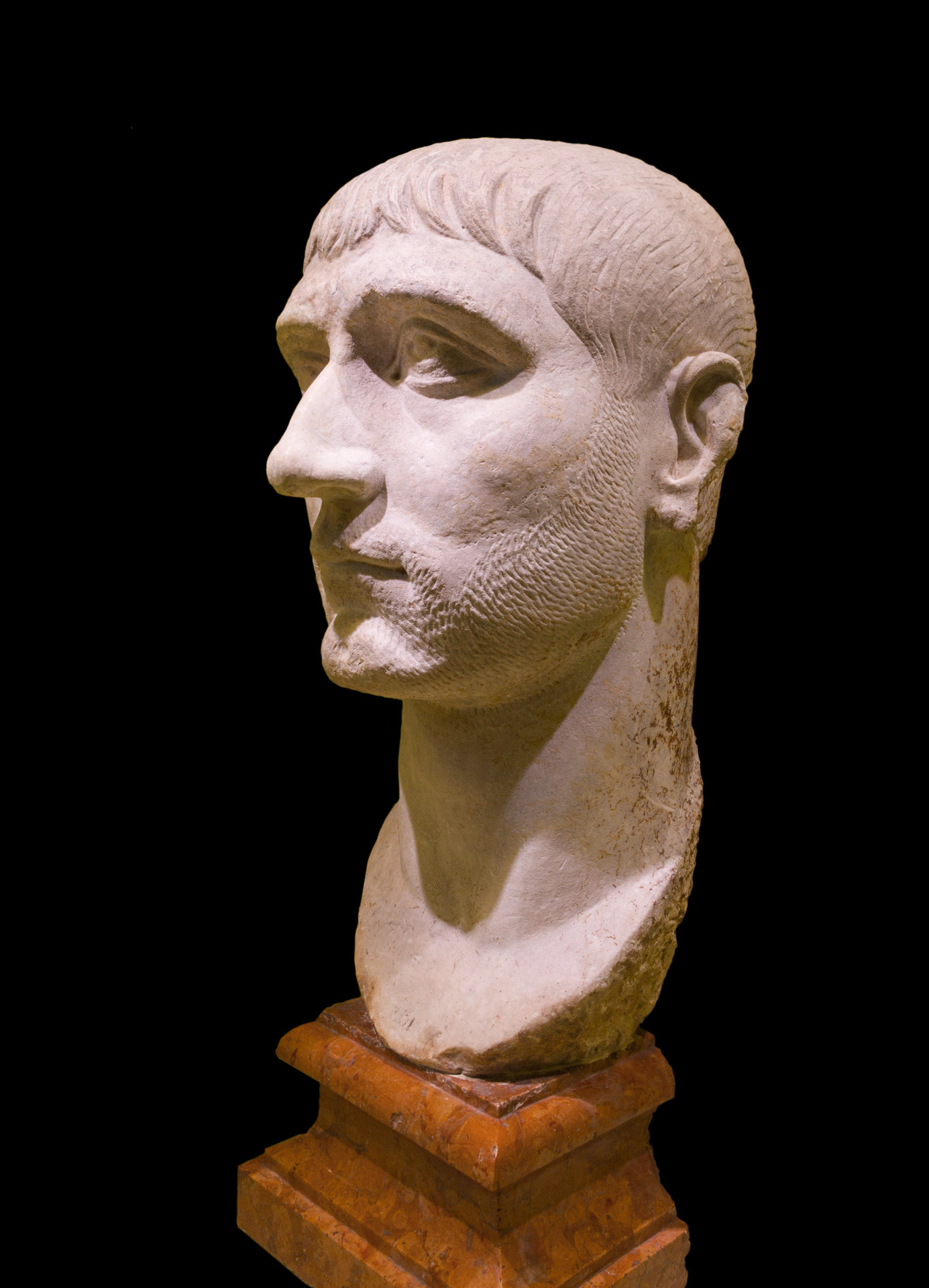 Head_of_Maxentius_from_Dresden_Colosseum_Rome_Italy.jpg
