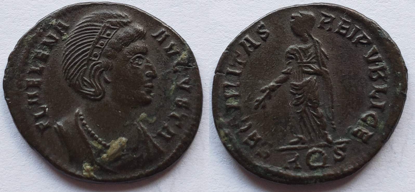 Helena Augusta follis rome.jpg