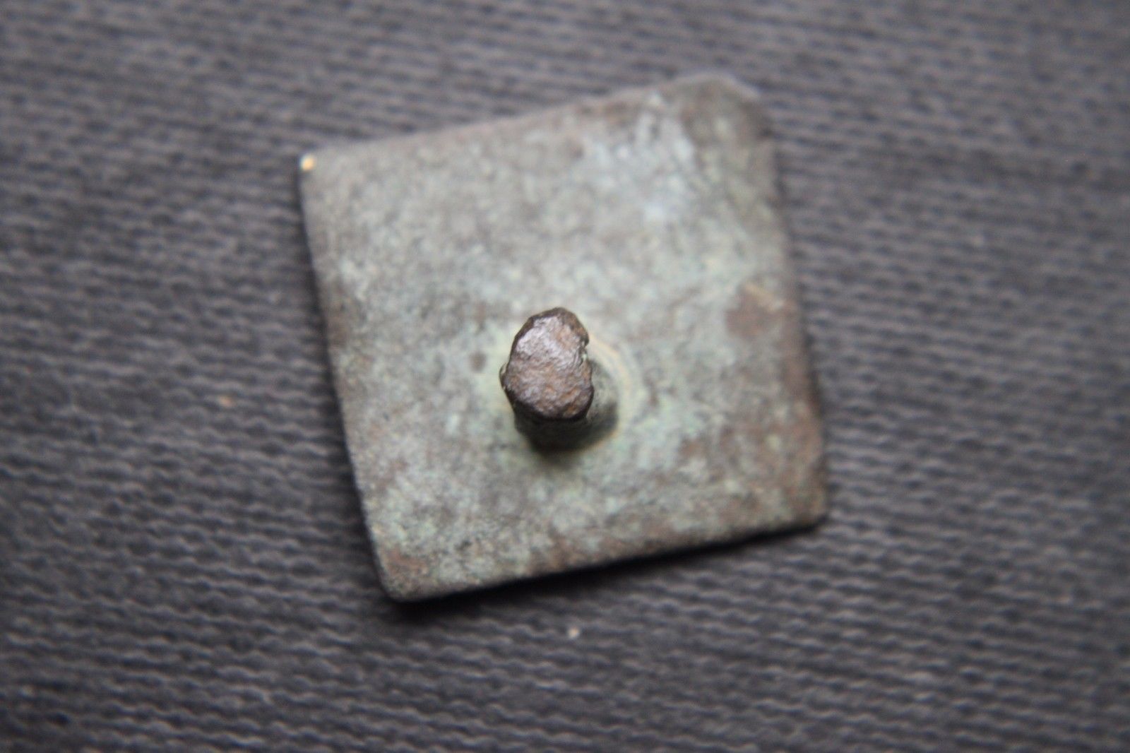HERALDRY, HARNESS STUD, PROVENCE, REV..jpg