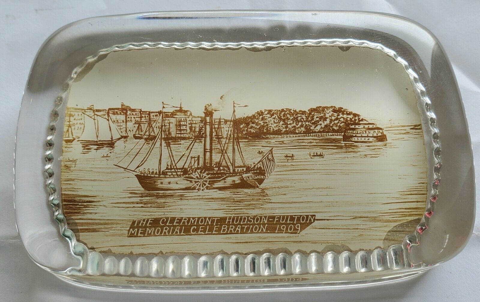 HF Paperweight 01.jpg