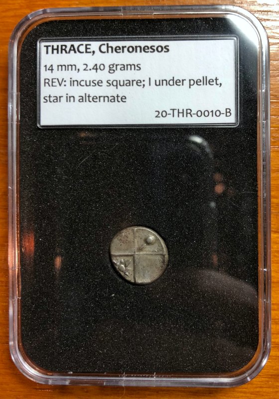 holder 2.jpg