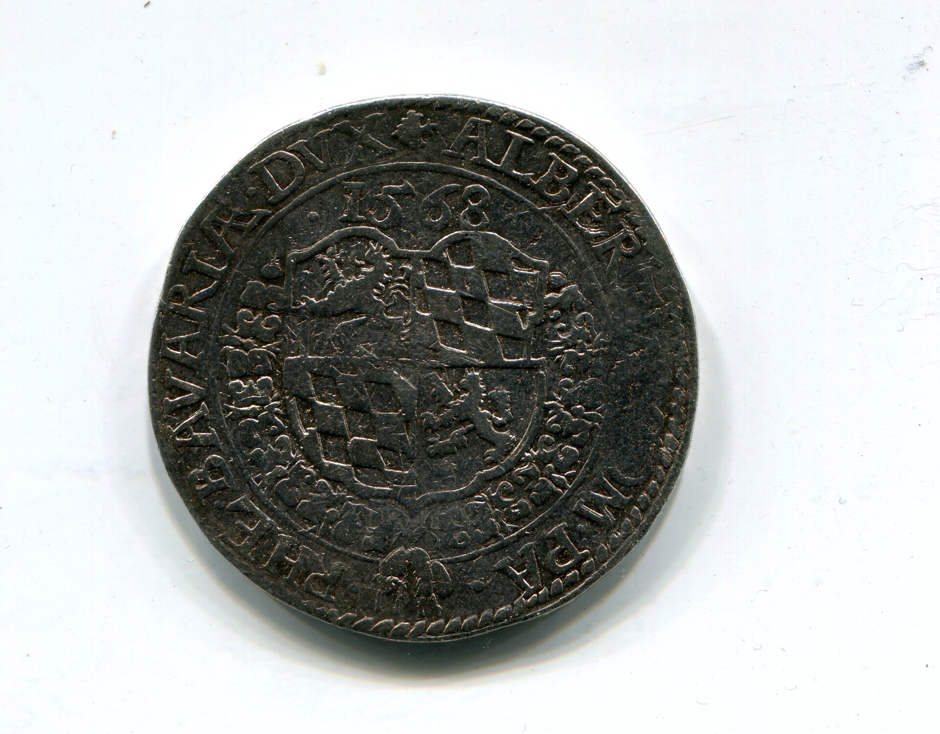 Holland cm on Albert V of Bavaria 60 Kr 1568 LD obv 572.jpg