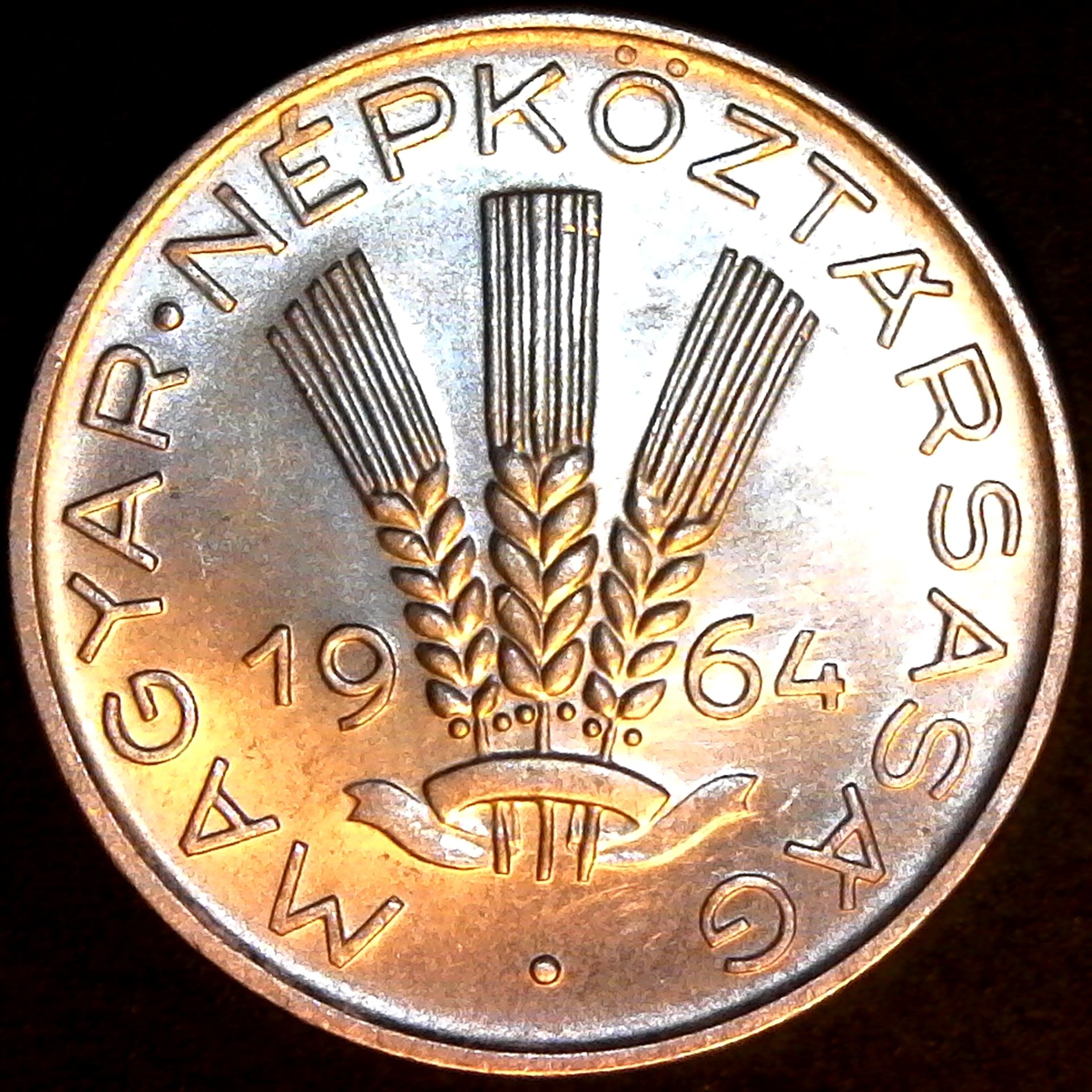 Hungary 20 Filler 1964 obv.jpg