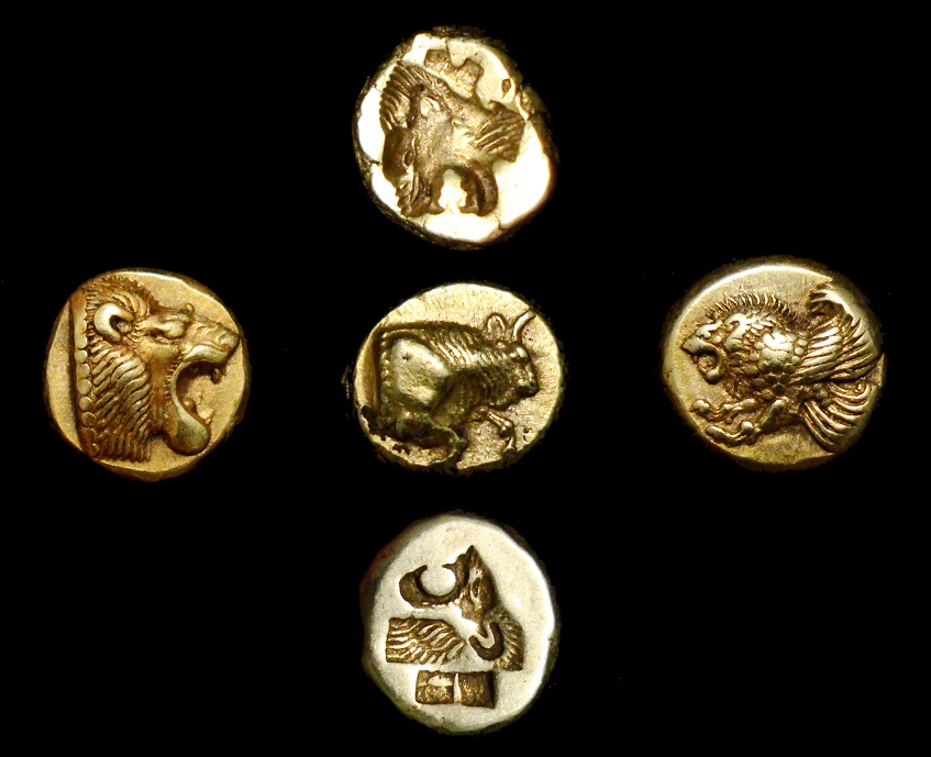 Hunting lion pride_small.jpg