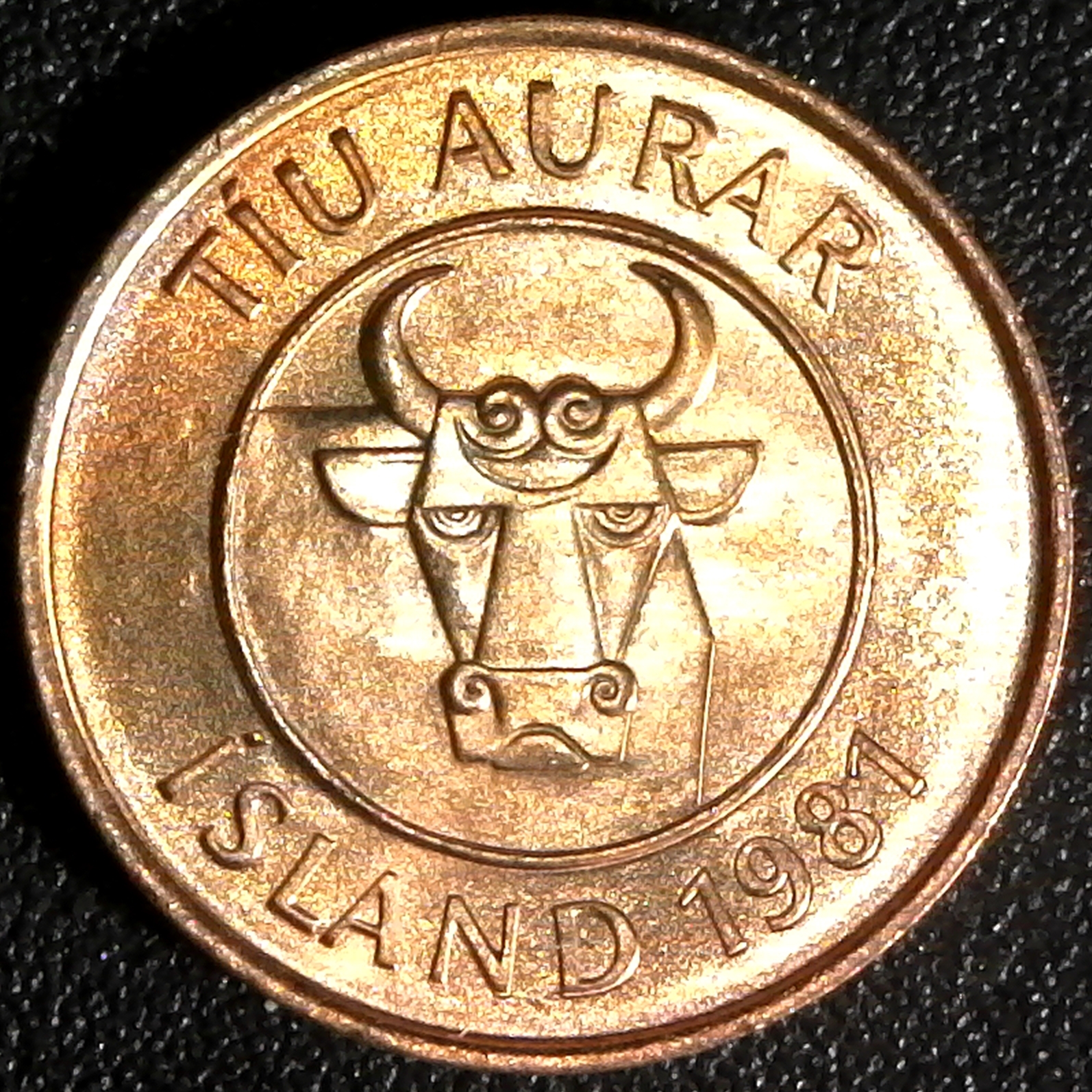 Iceland Ten Aurar 1981 obv.jpg
