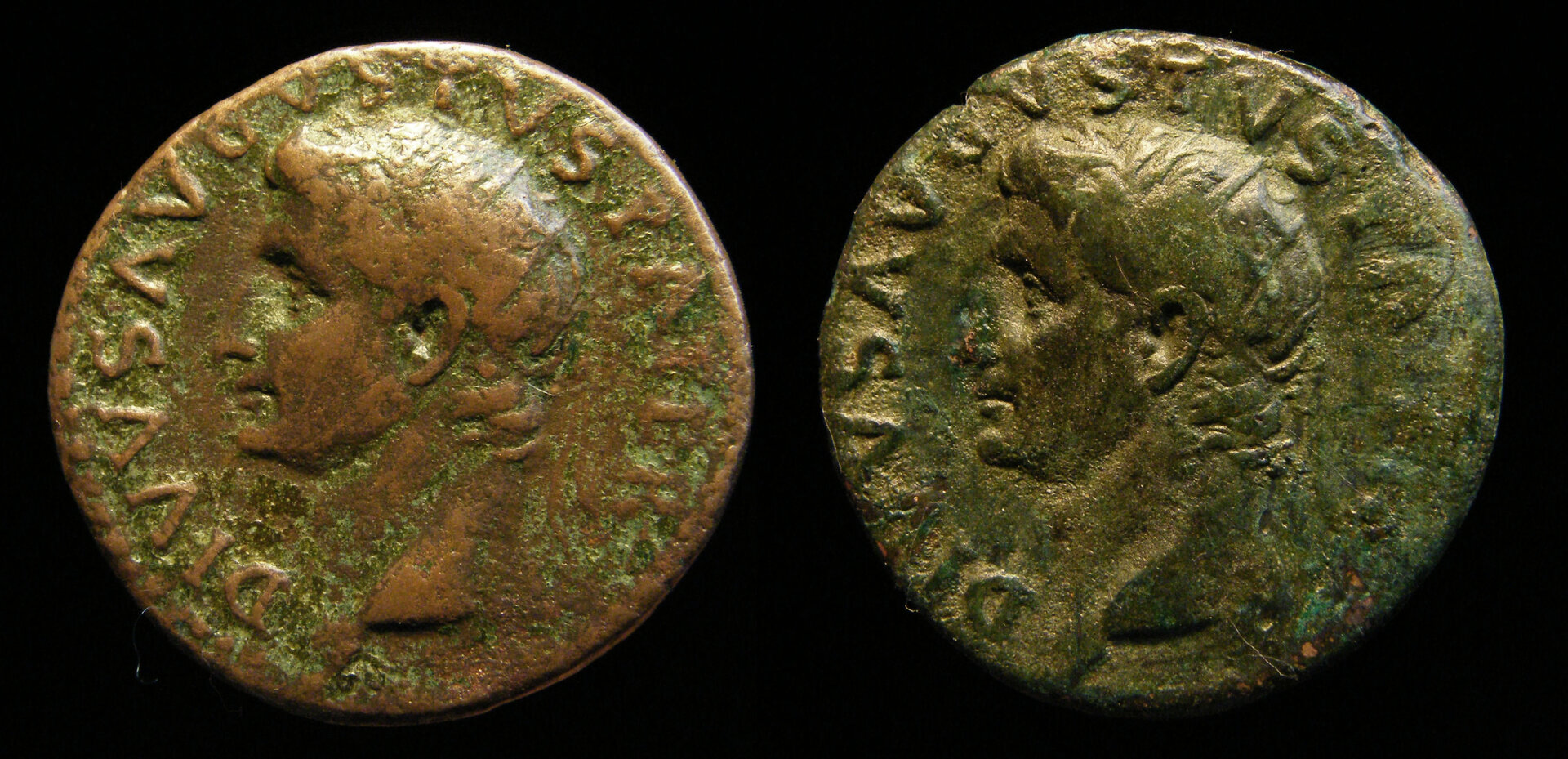 II Titus 192 obverse comparison.jpg