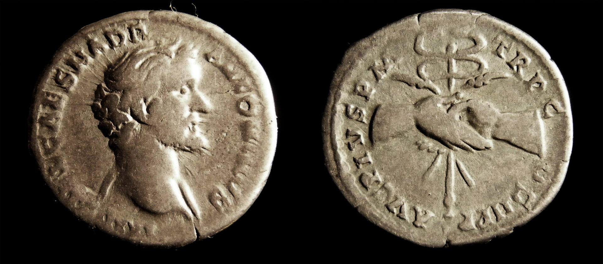 III Antoninus Pius 0037 var clasped hands 7 nr 0210.jpg