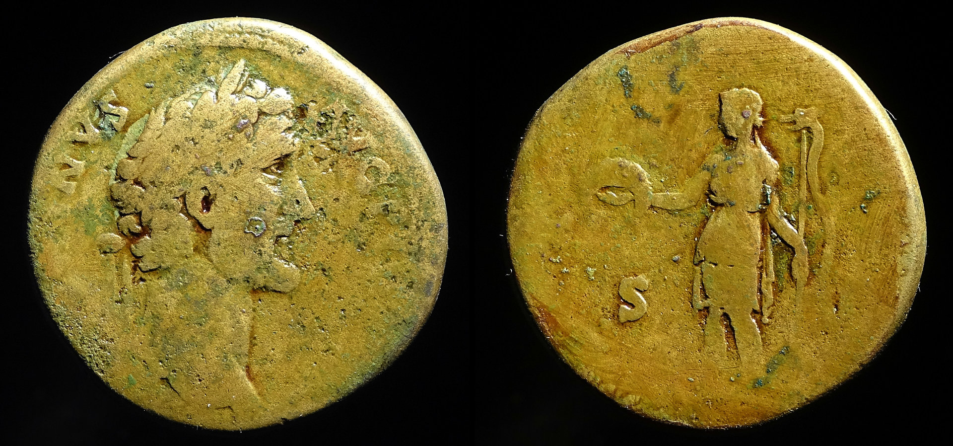 III Antoninus Pius 0581var Dacia crown and draco 7-720 edited.jpg