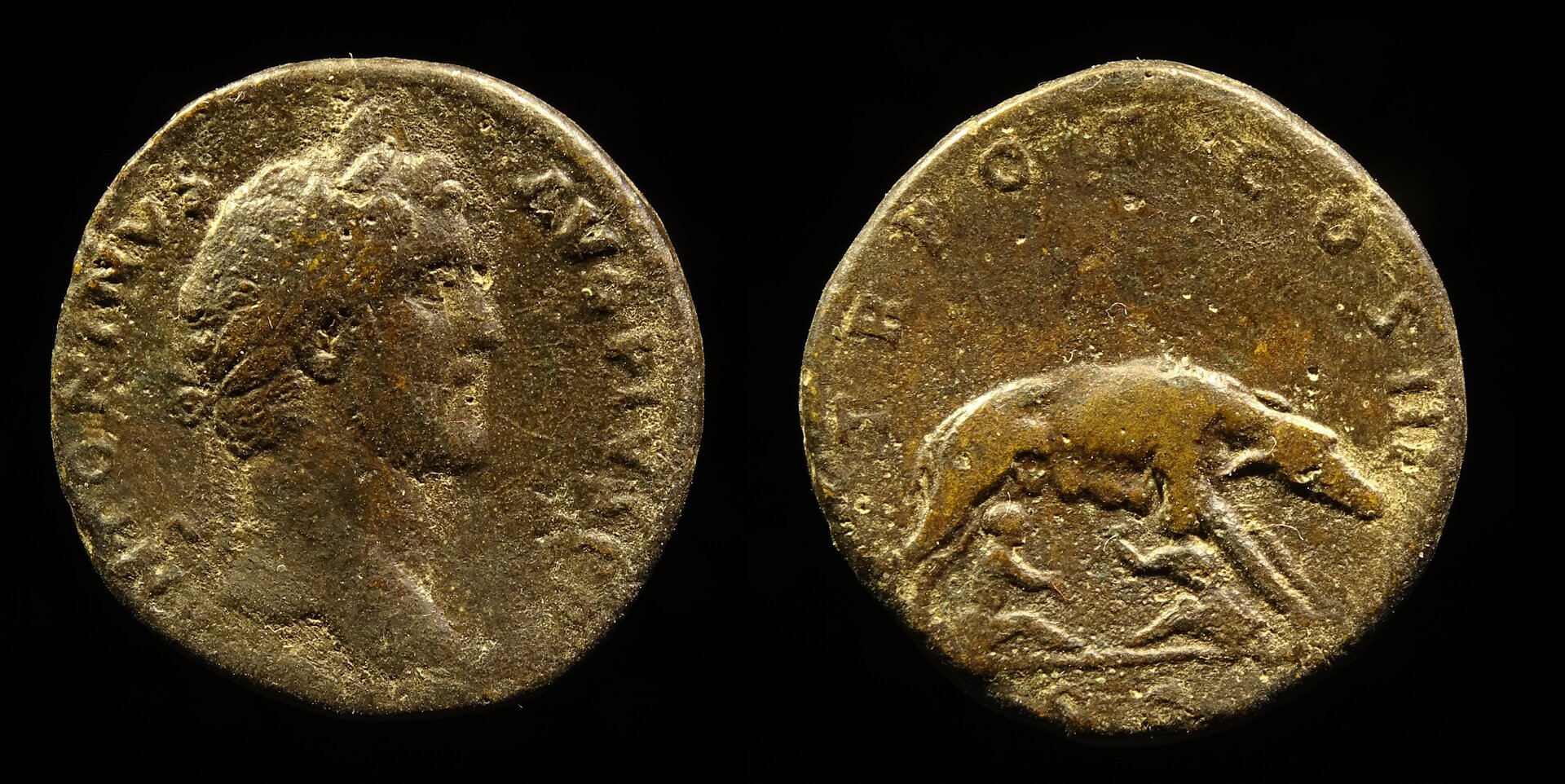 III Antoninus Pius 0648 wolf and twins 7-1088.jpg