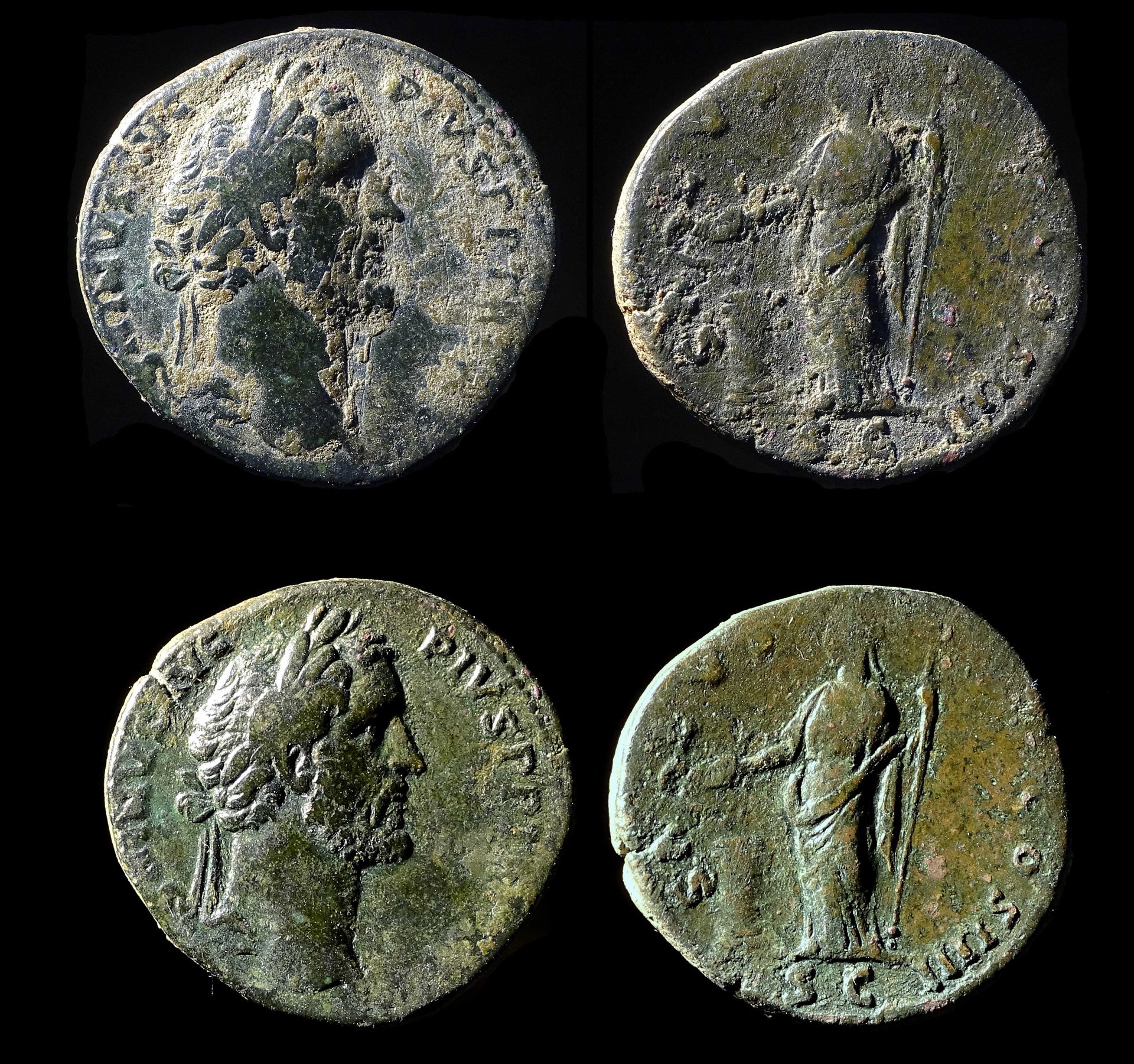 III Antoninus Pius 0906 Salus dirty and cleaned small.jpg