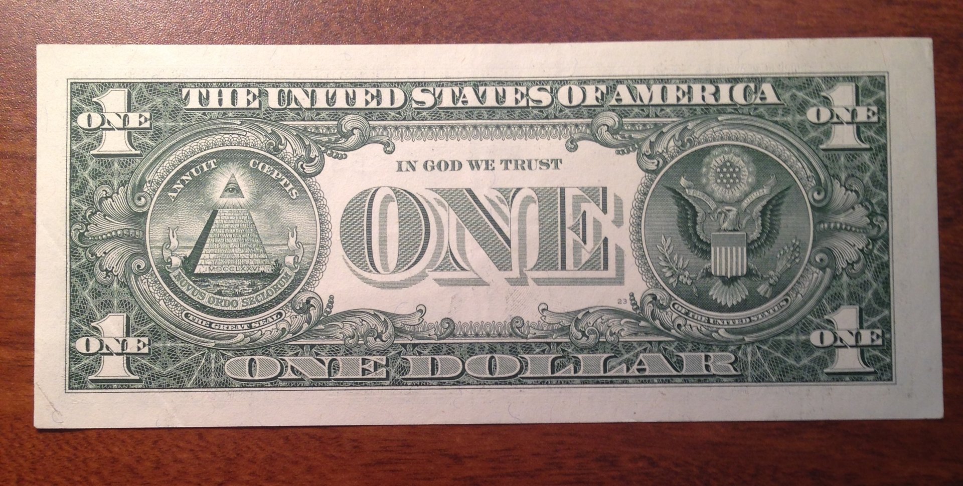 Нашел 1 доллар. Купюра 1 доллар. Доллар одна бумажка. 1 Долларовая купюра. Один доллар США.