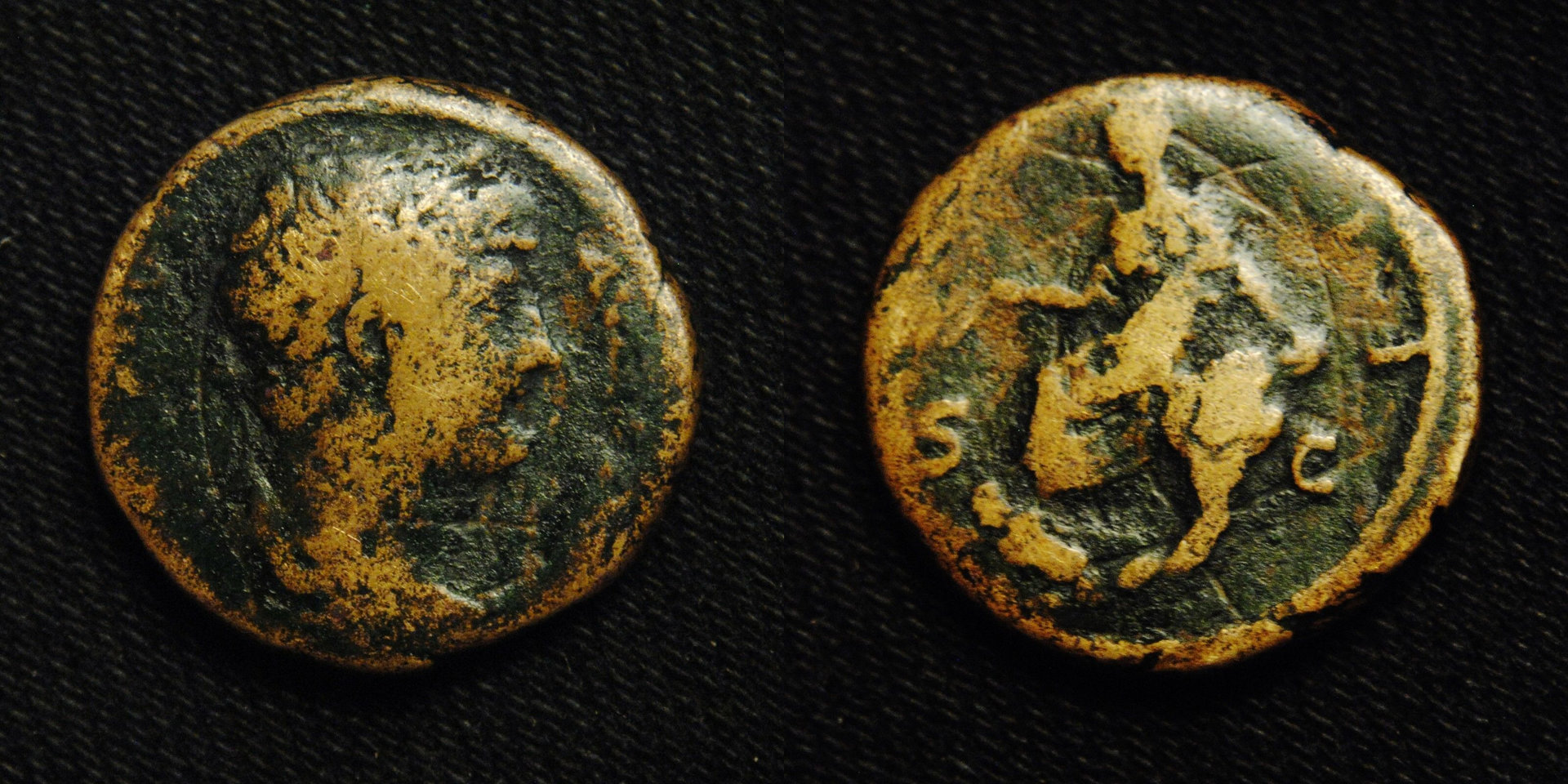 imgonline-com-ua-twotoone-CJNtnbehvhi-Hadrian 4.jpg