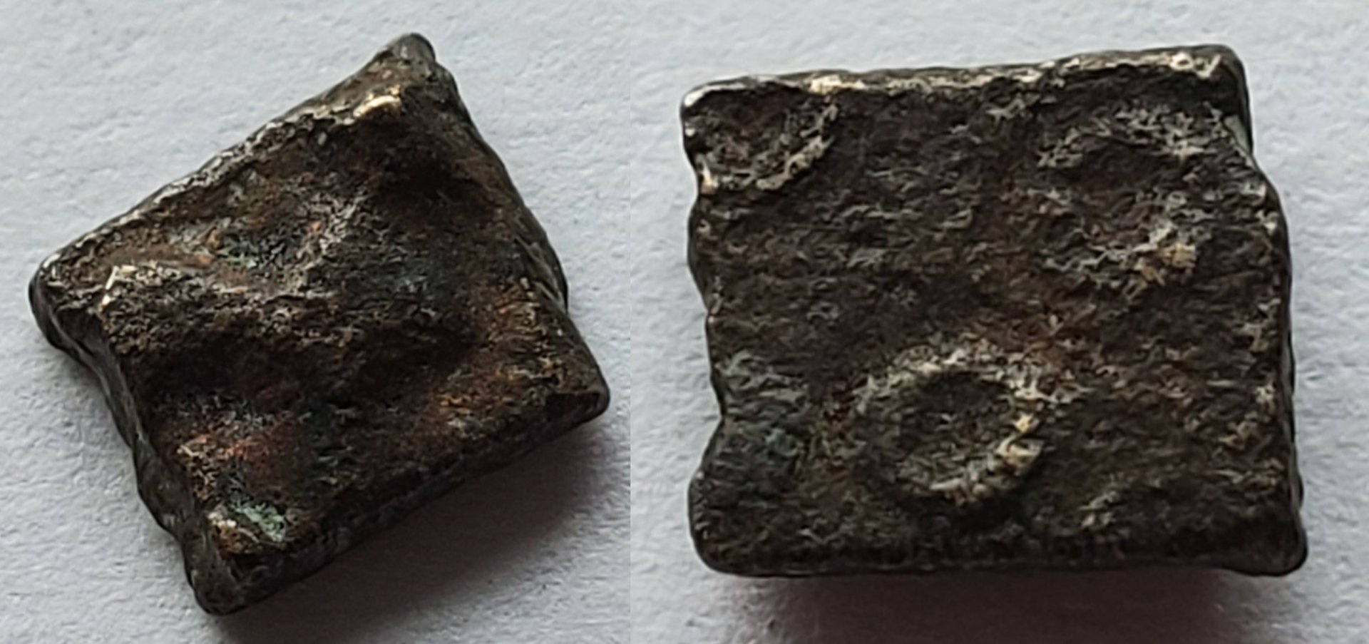 India Ujjain Sunga 1-8th karshapana bull circles.jpg
