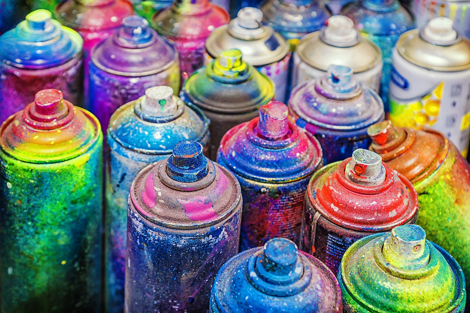 Inhaling-Spray-Paint-927841609.jpeg
