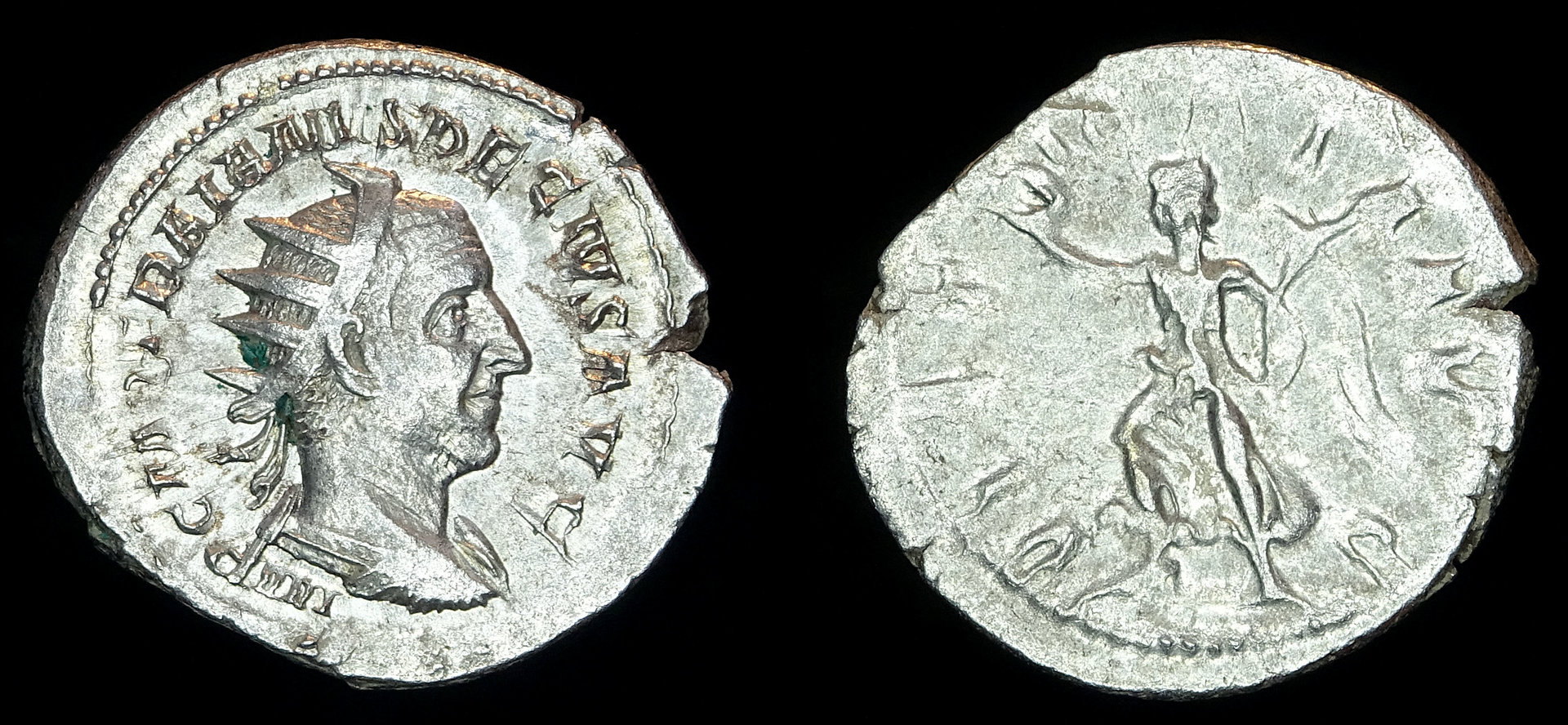 IV-III Traianus Decius 0029c Victoria 9-0063.jpg