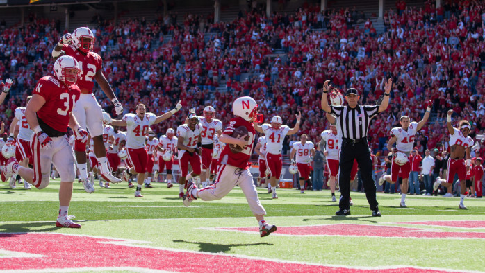 jack-hoffman-nebraska-cornhuskers-football-cancer-scores-touchdown-kid.jpg