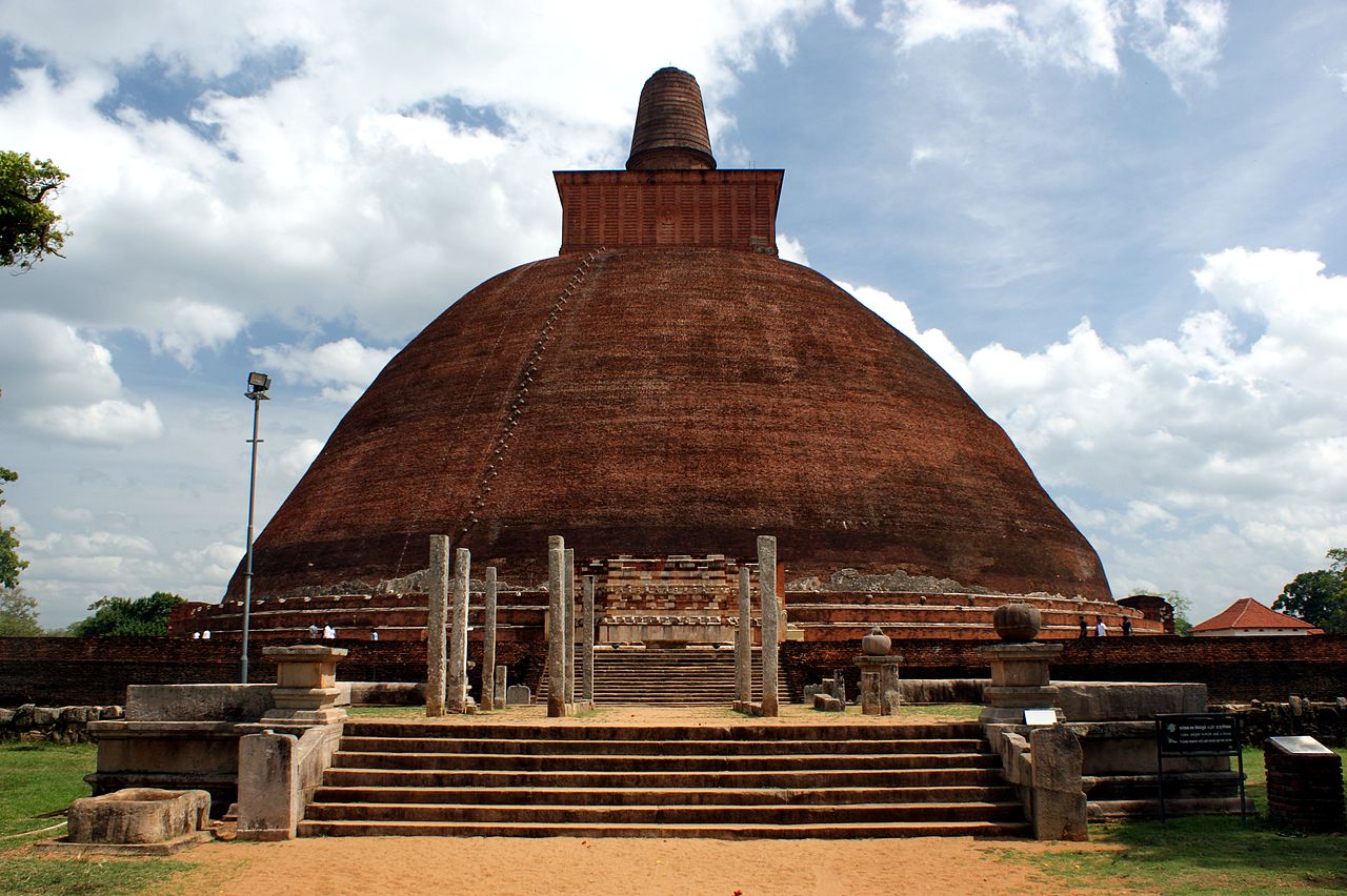 Jetavanaramaya_Stupa.jpg