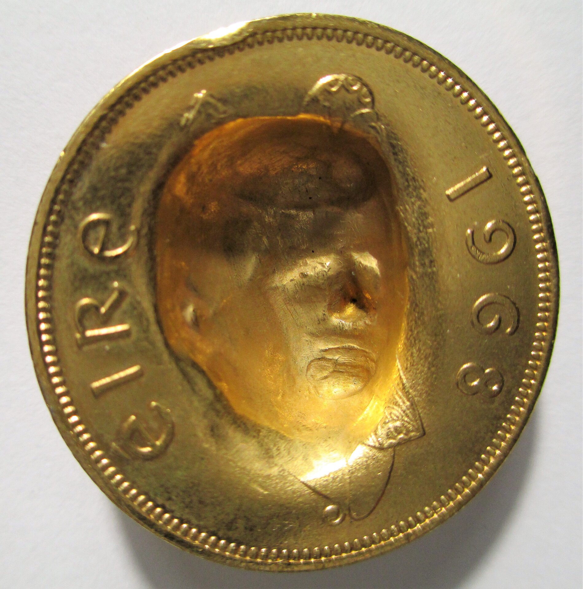 JFK Pop-Out-1968 Irish Penny 2.JPG