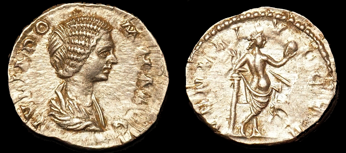 =JULIA DOMNA.jpg