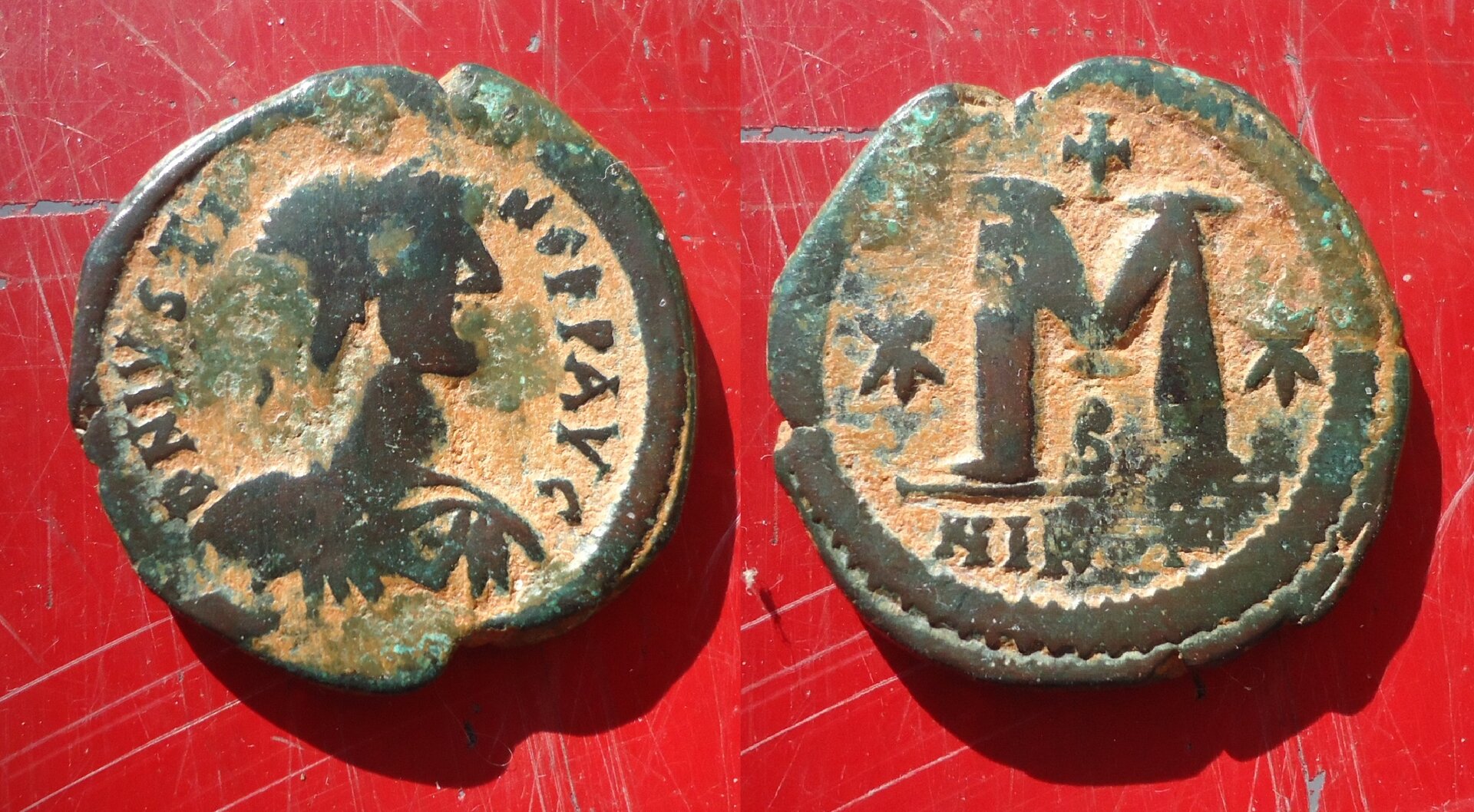Justin I - Nicomedia follis 2013 (0).jpg