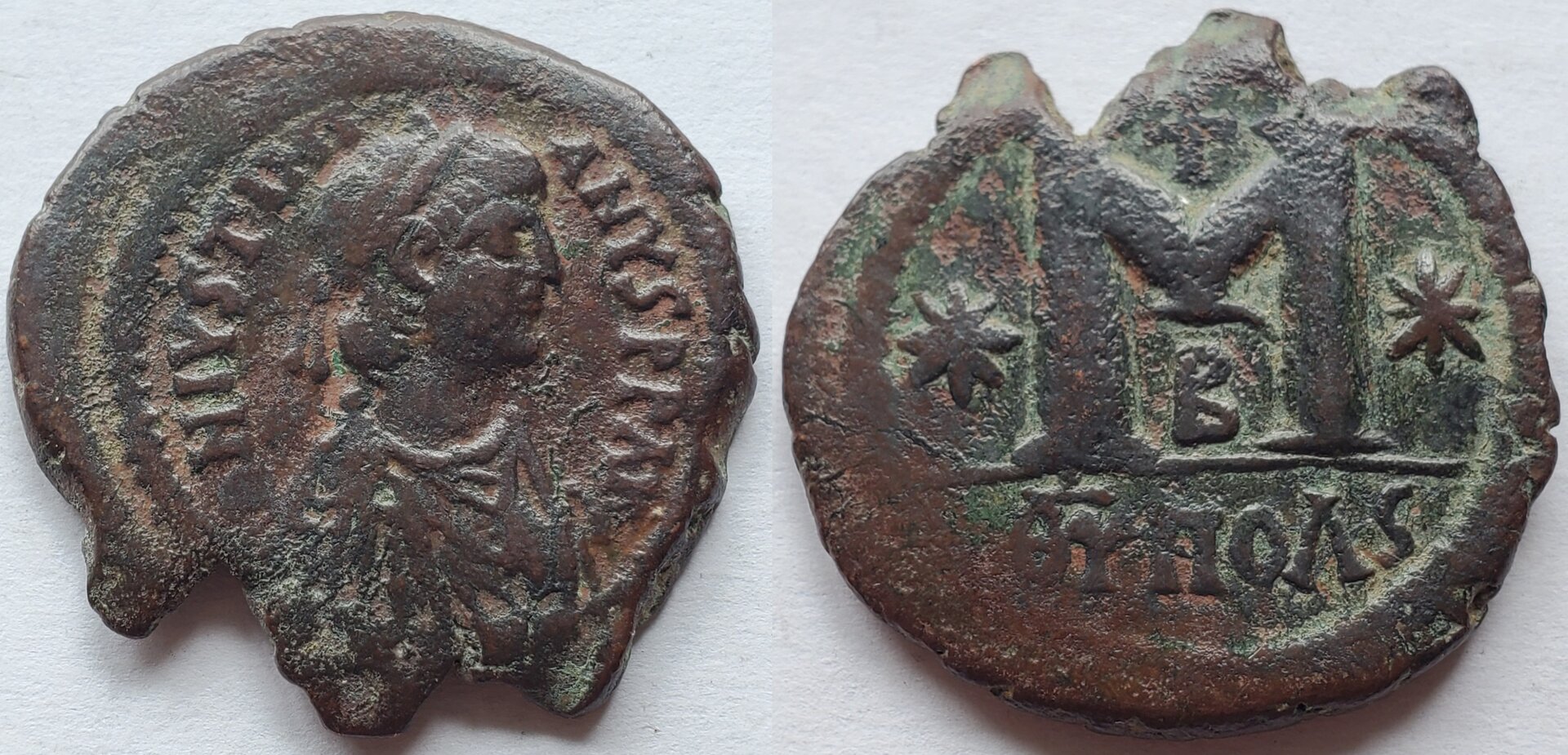 Justinian AE follis Theoupolis antioch.jpg
