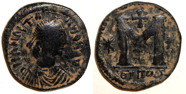 Justinian - Anastasius Follis 1.jpg