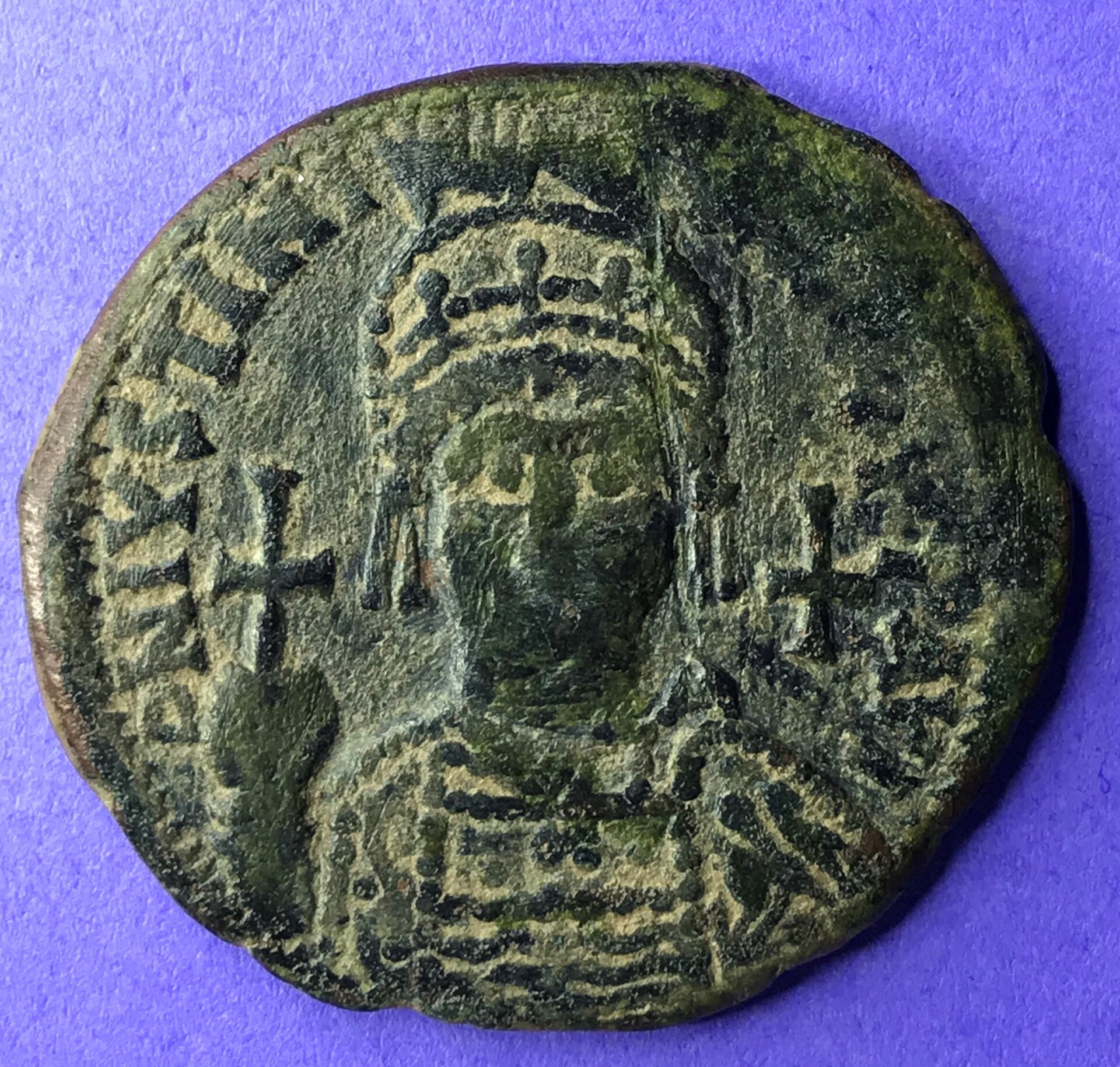 Justinian I-follis-obv.JPG