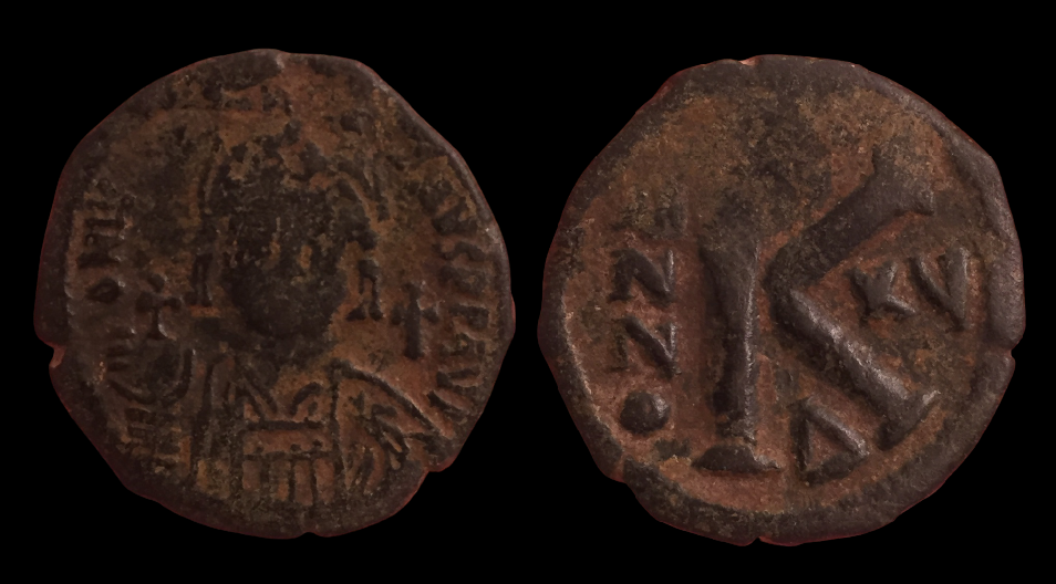 Justinian I, Half Follis, Constantinople, Reginal year 15.png