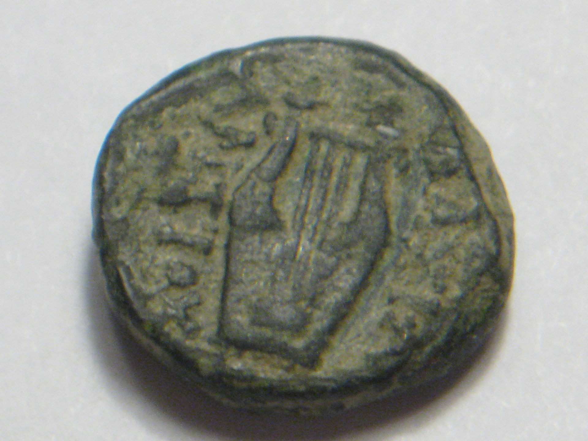 kbaby eats Aurlieian silverwash antiochos ll lyre 010.JPG