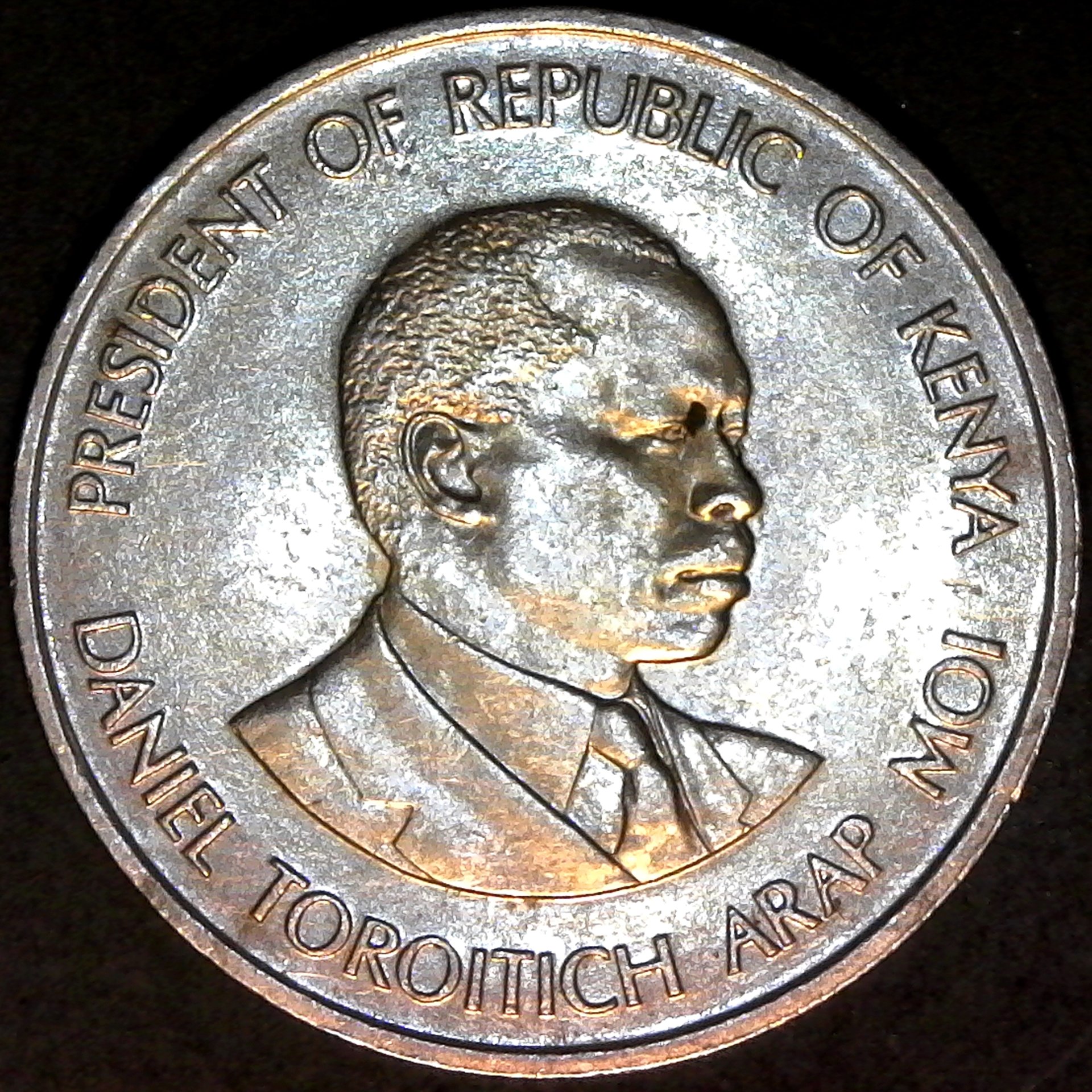 Kenya 1 Shilling 1989 rev.jpg
