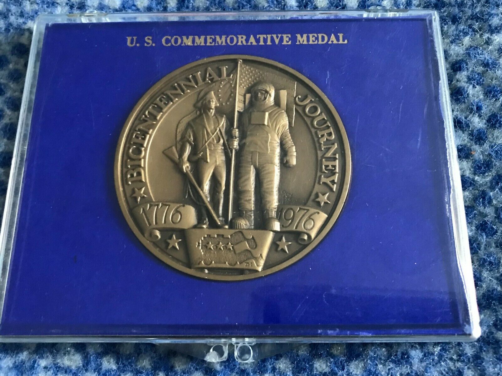 Large bicen medal 1.jpg