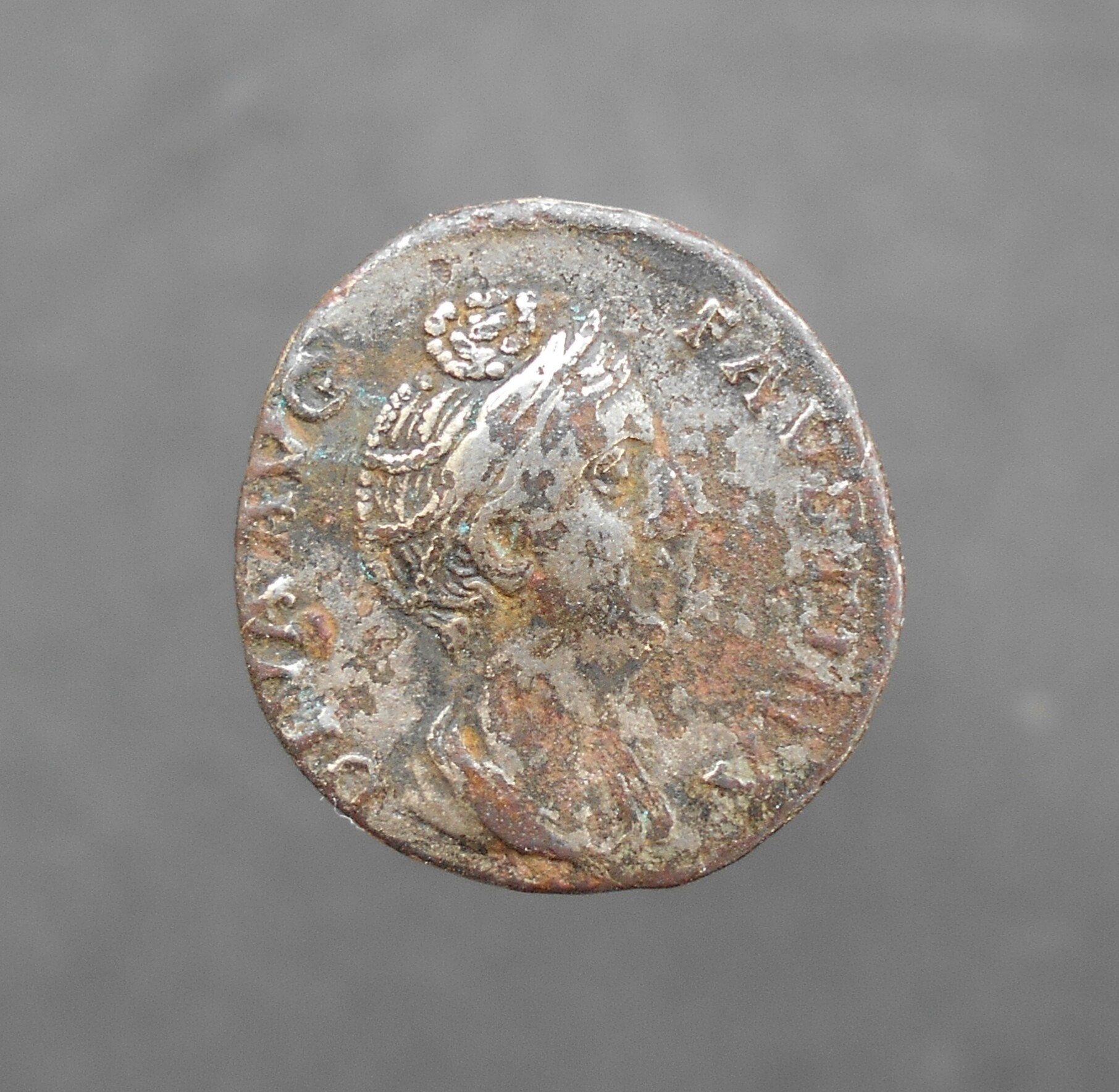 Large image faustina fouree obv_1.jpg