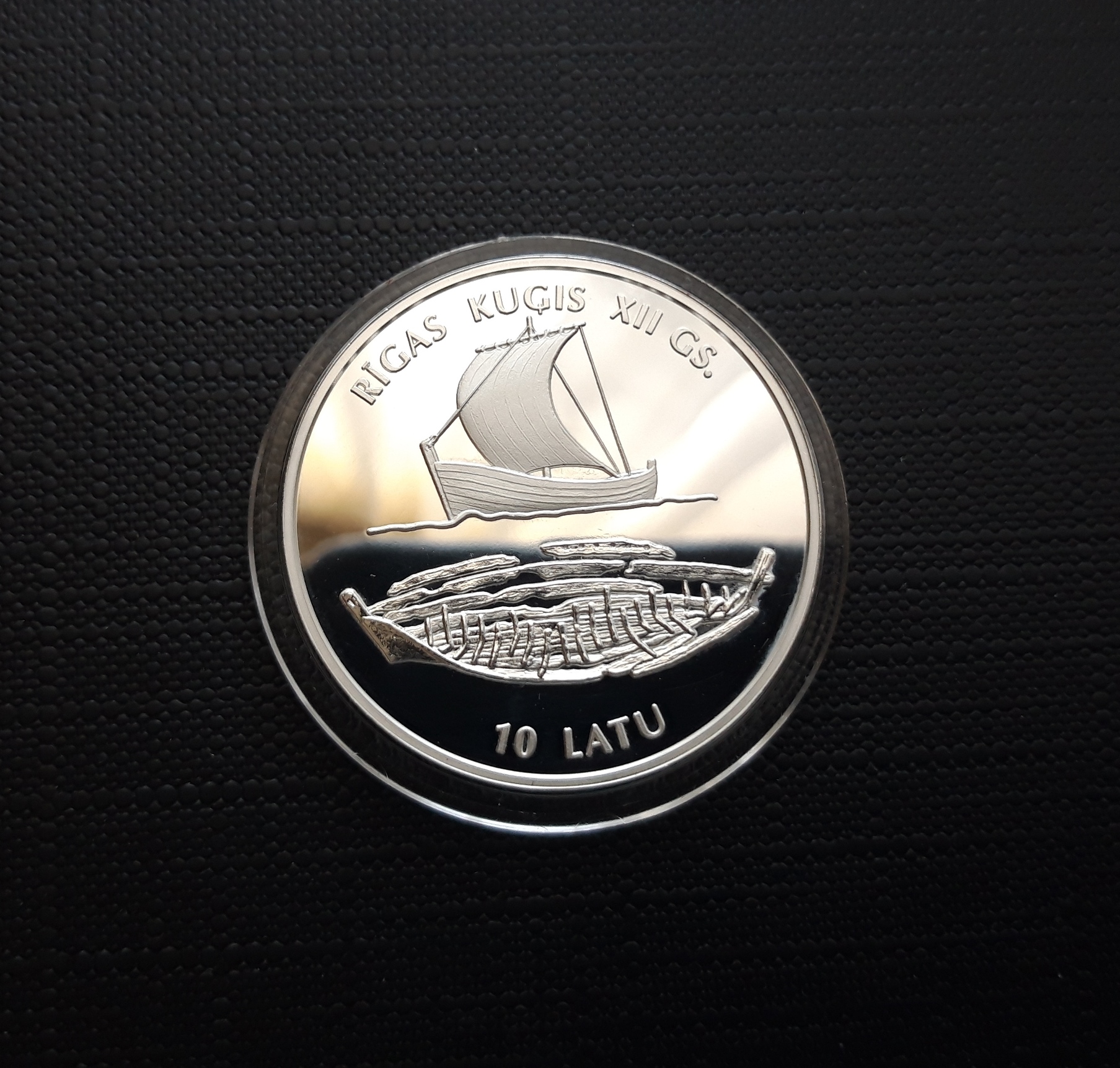 Latvia.10Latu.Ship.Kugis.1997.2.jpg